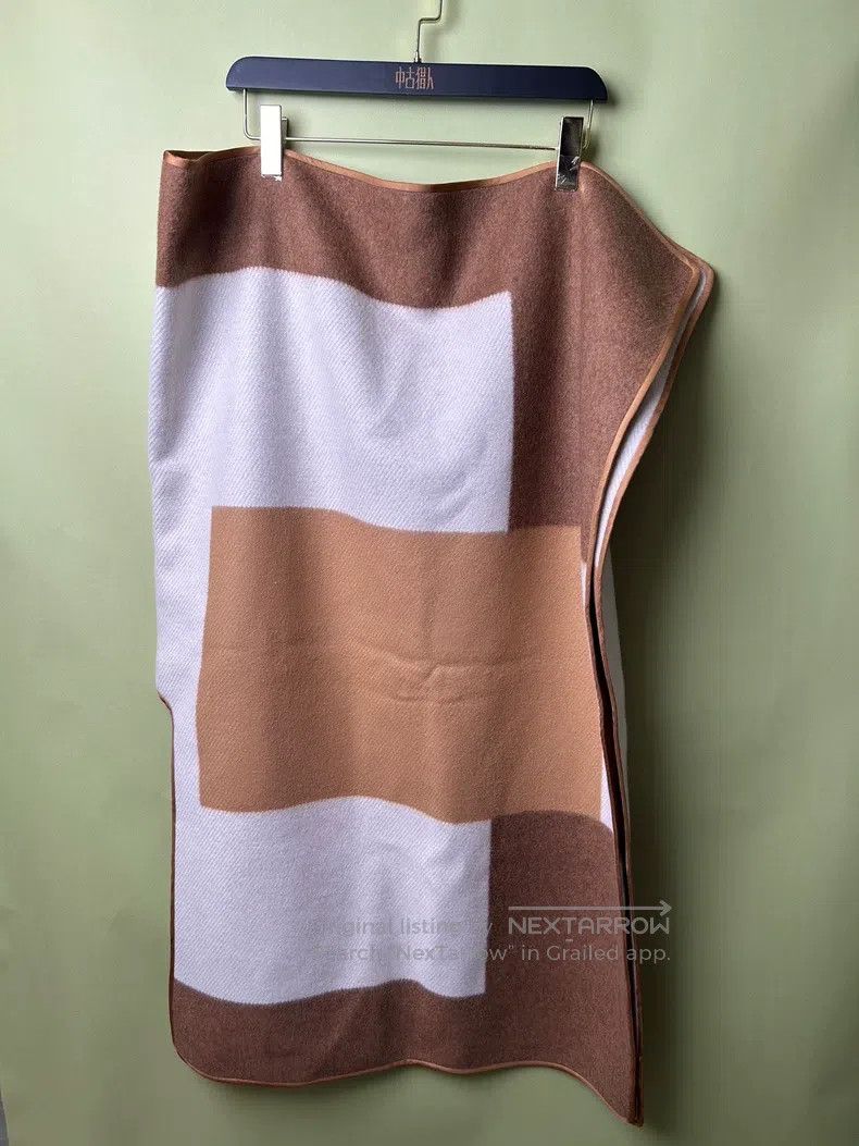 Hermes Hermes size 105*134 cm Color Block Cashmere Cloak Shawl Size XS / US 0-2 / IT 36-38 - 9 Thumbnail