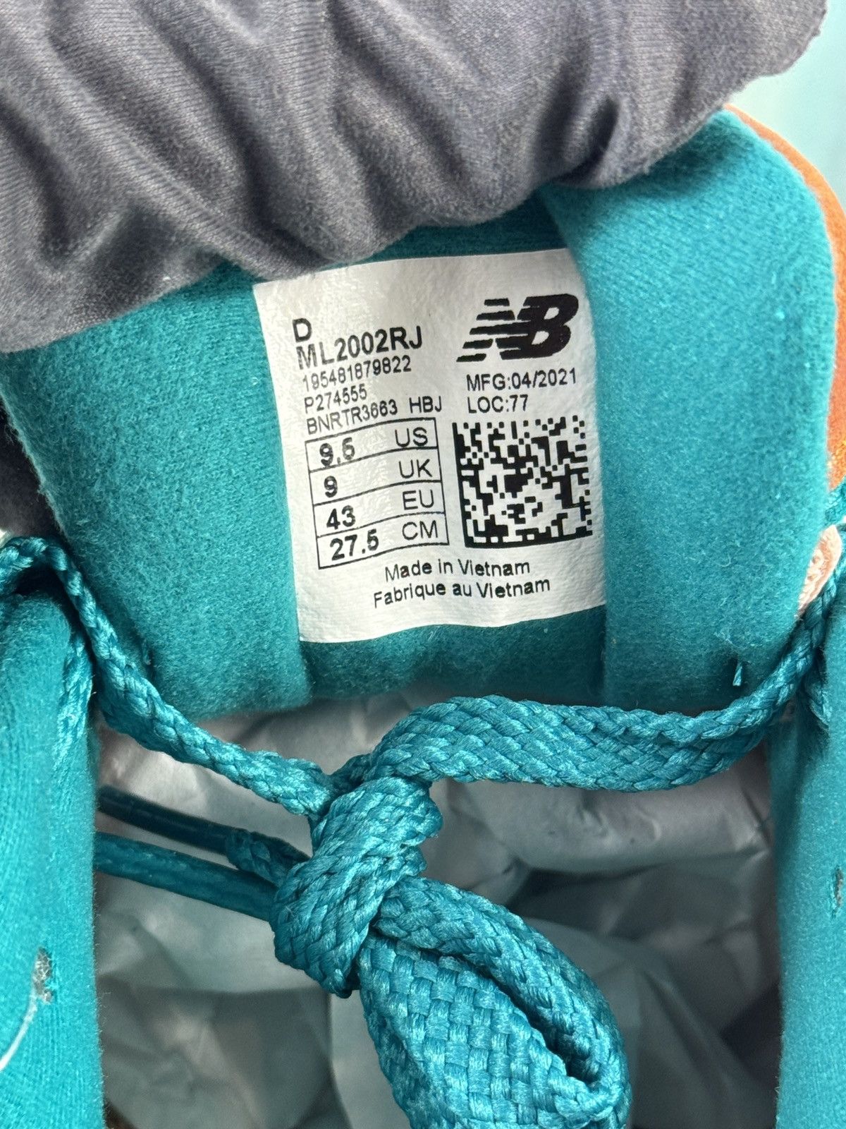 New Balance NEW BALANCE 2002R x SALEHE BEMBURY WATER BE THE GUIDE Size US 9.5 / EU 42-43 - 8 Thumbnail