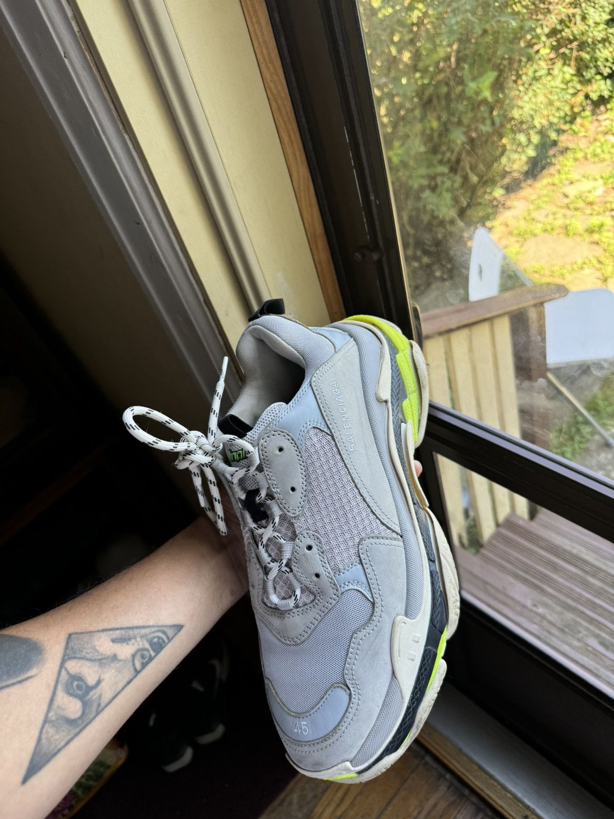 Balenciaga Balenciaga Triple S Grey Fluorescent Size US 12 / EU 45 - 2 Thumbnail