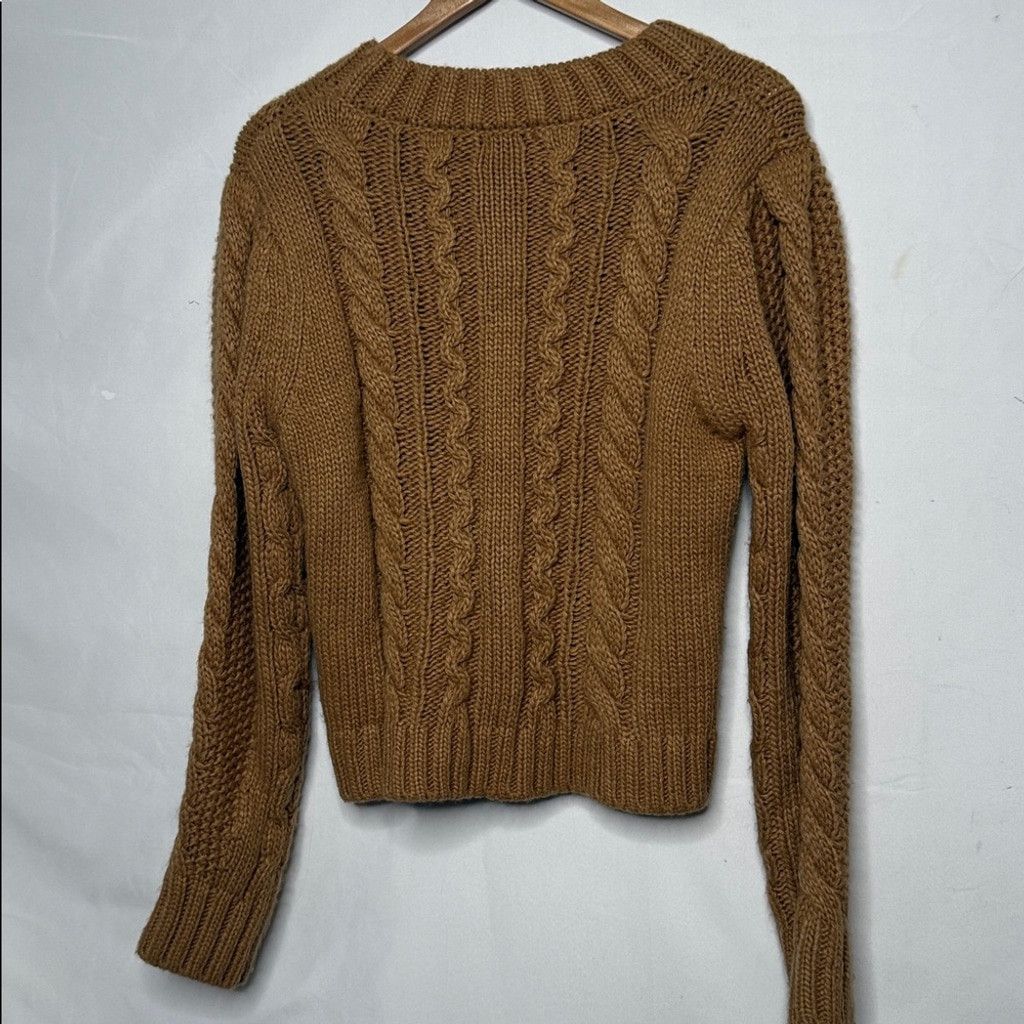 Elie Tahari Elie. Tahari cable knit tan crew neck pullover sweater sz M Size M / US 6-8 / IT 42-44 - 6 Thumbnail