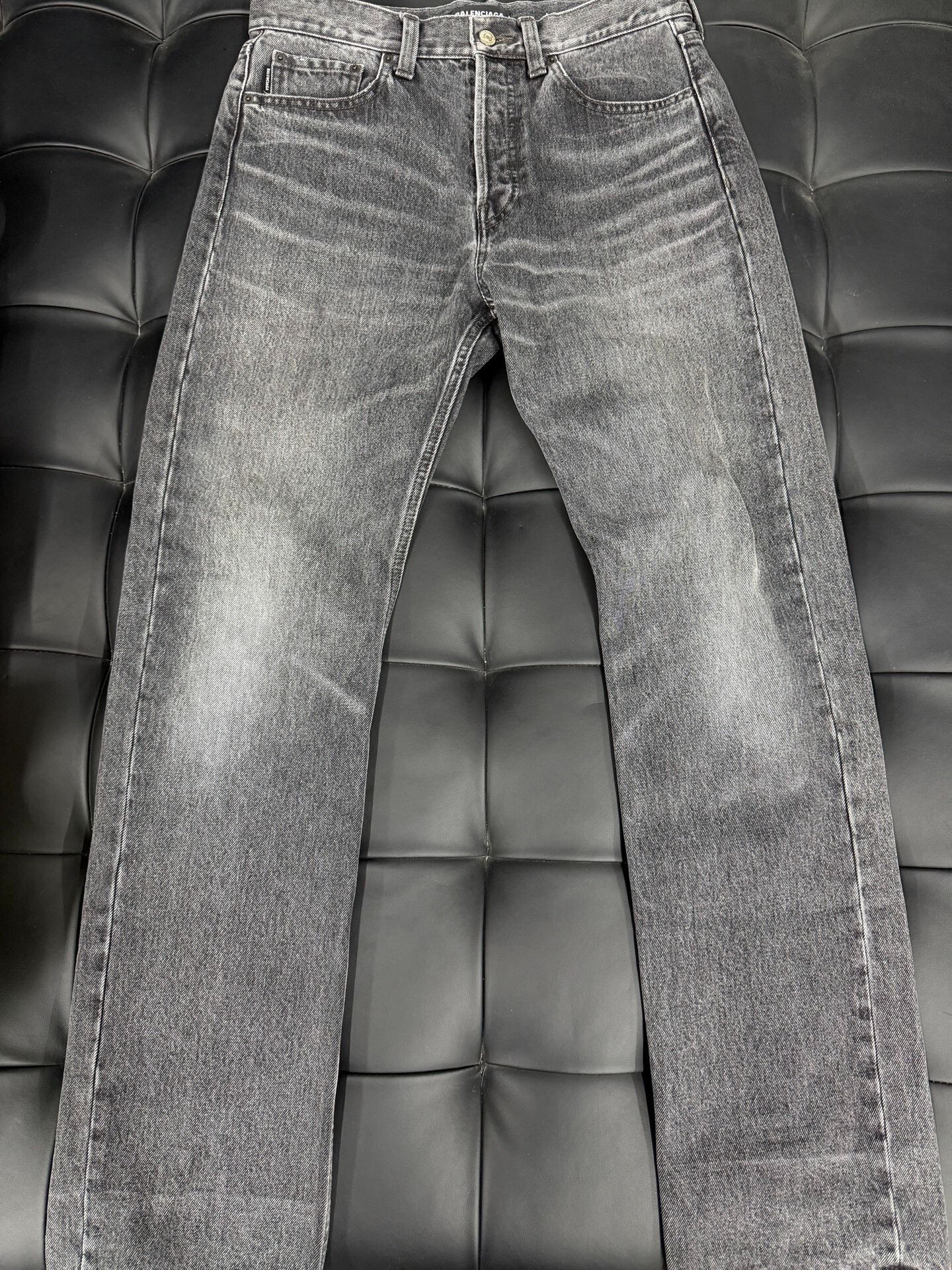 Balenciaga Balenciaga 19AW Wavy Denim Pants Size US 30 / EU 46 - 1 Thumbnail