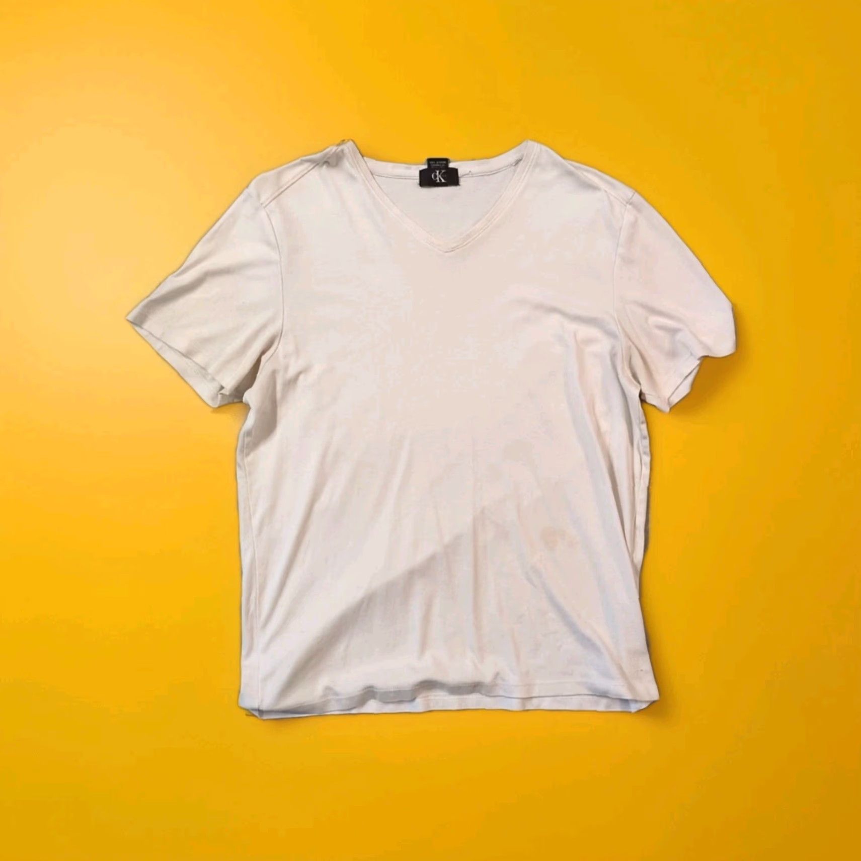 Calvin Klein VINTAGE Calvin Klein T-Shirt White Medium M V-Neck Short Sleeve Shirt Mens 90s USA Classic Knit Cotton Regular Fit White 1990s Size US M / EU 48-50 / 2 - 2 Thumbnail