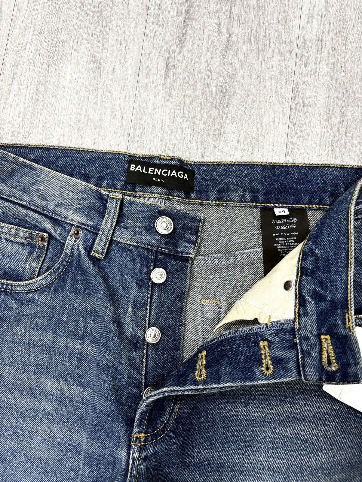 Balenciaga Balenciaga Stonewashed Bleach Brush Denim Jeans Size US 29 - 8 Thumbnail