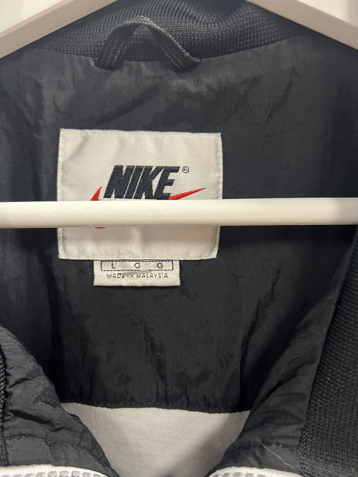Nike Vintage Nike White Tag Windbreaker Size US L / EU 52-54 / 3 - 3 Thumbnail