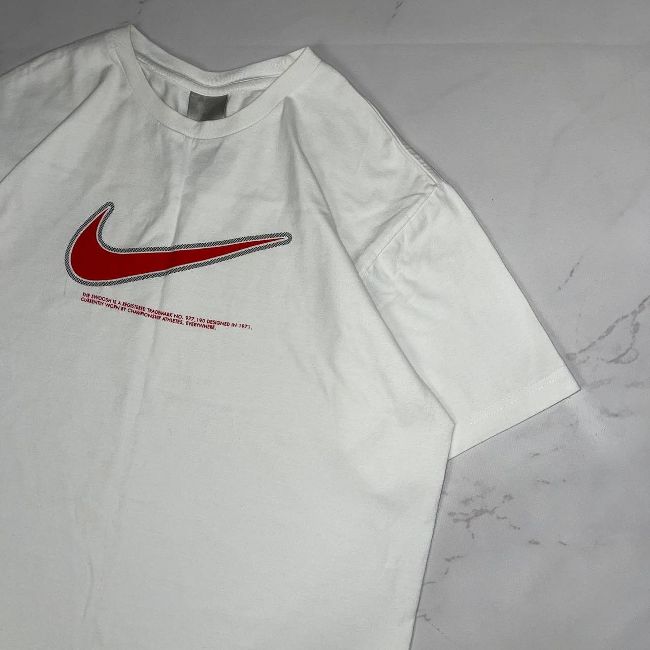 Nike Nike vintage big red swoosh white tee shirt size L Size US L / EU 52-54 / 3 - 4 Thumbnail