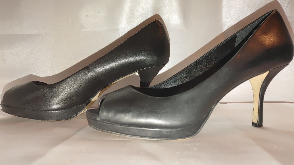 Vince Camuto Vince Camuto Leather Peep Toe Pumps Size 8M Size US 8 / IT 38 - 3 Thumbnail