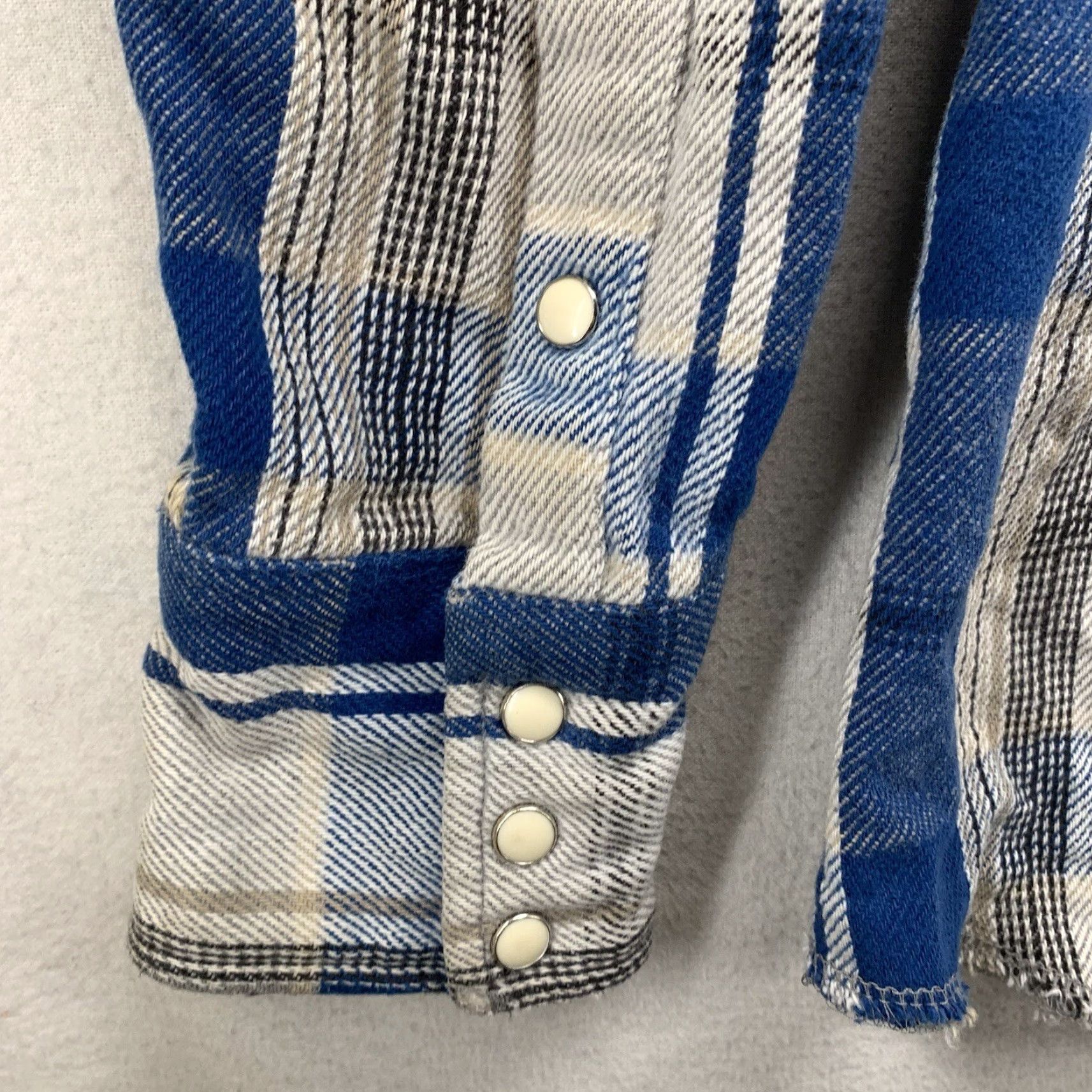 Wrangler VINTAGE Wrangler Button-Up Plaid Flannel XL Blue Long Sleeve Casual Workwear Shirt 80s 90s Western Grunge Cowboys Mens Size US XL / EU 56 / 4 - 7 Thumbnail