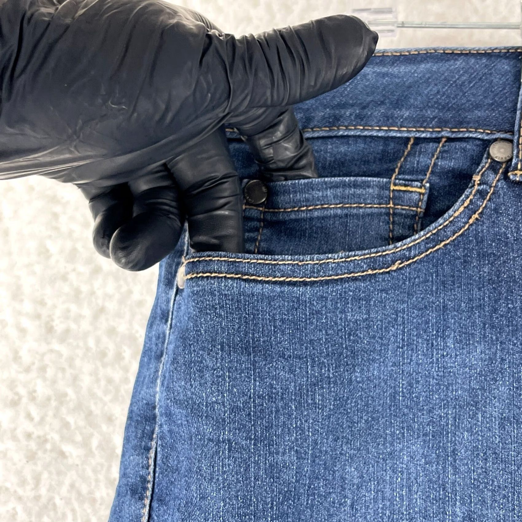 Torrid Torrid Jeans Denim Skinny Leg Blue Mid Rise Size 16 Womens Regular Stretch 5-Pocket Casual Medium Wash Vintage: No Size 38" / US 16 / IT 52 - 4 Thumbnail