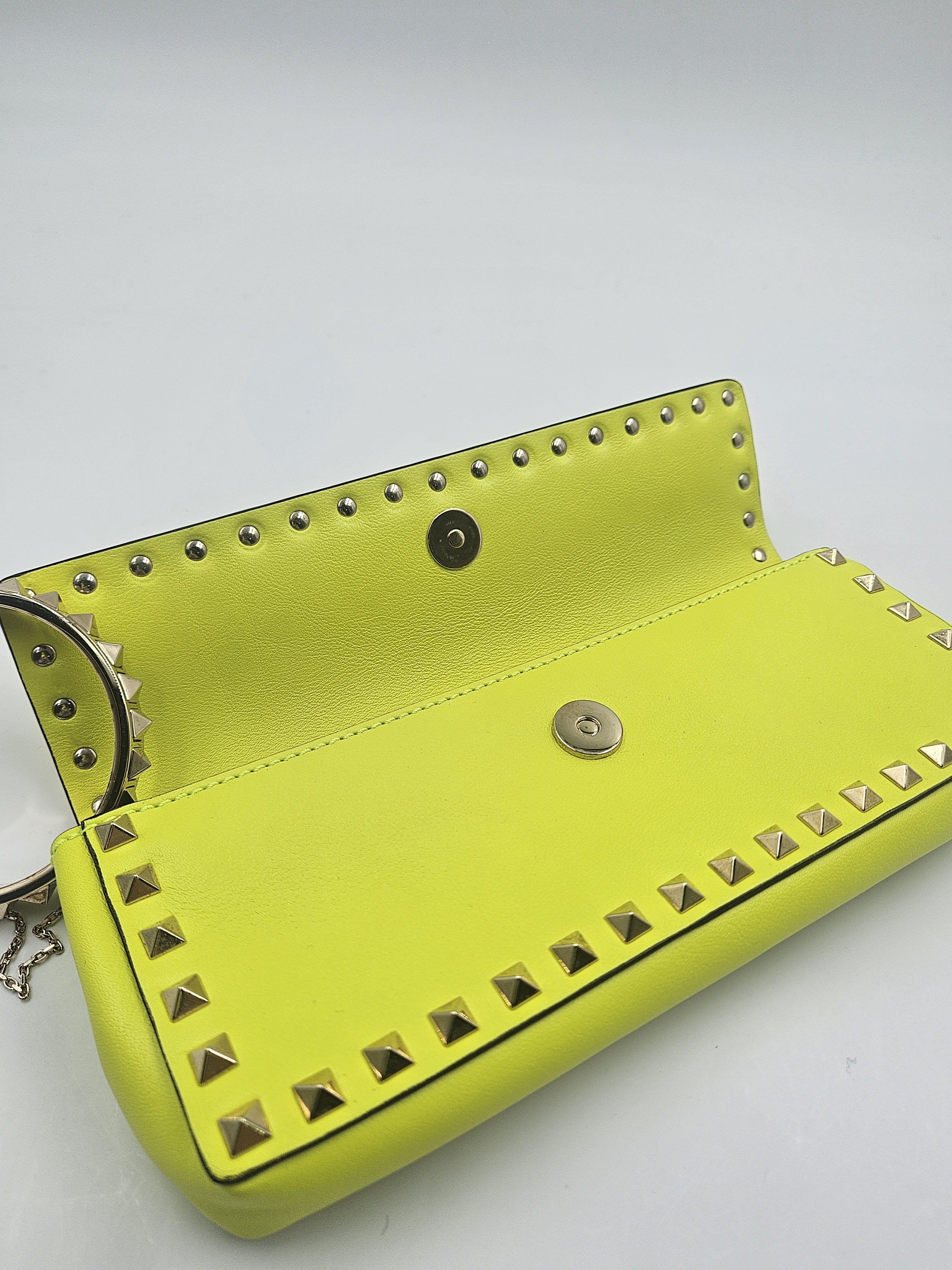 Valentino Valentino Garavani Neon Yellow Rockstud Bracelet Clutch Size ONE SIZE - 9 Thumbnail