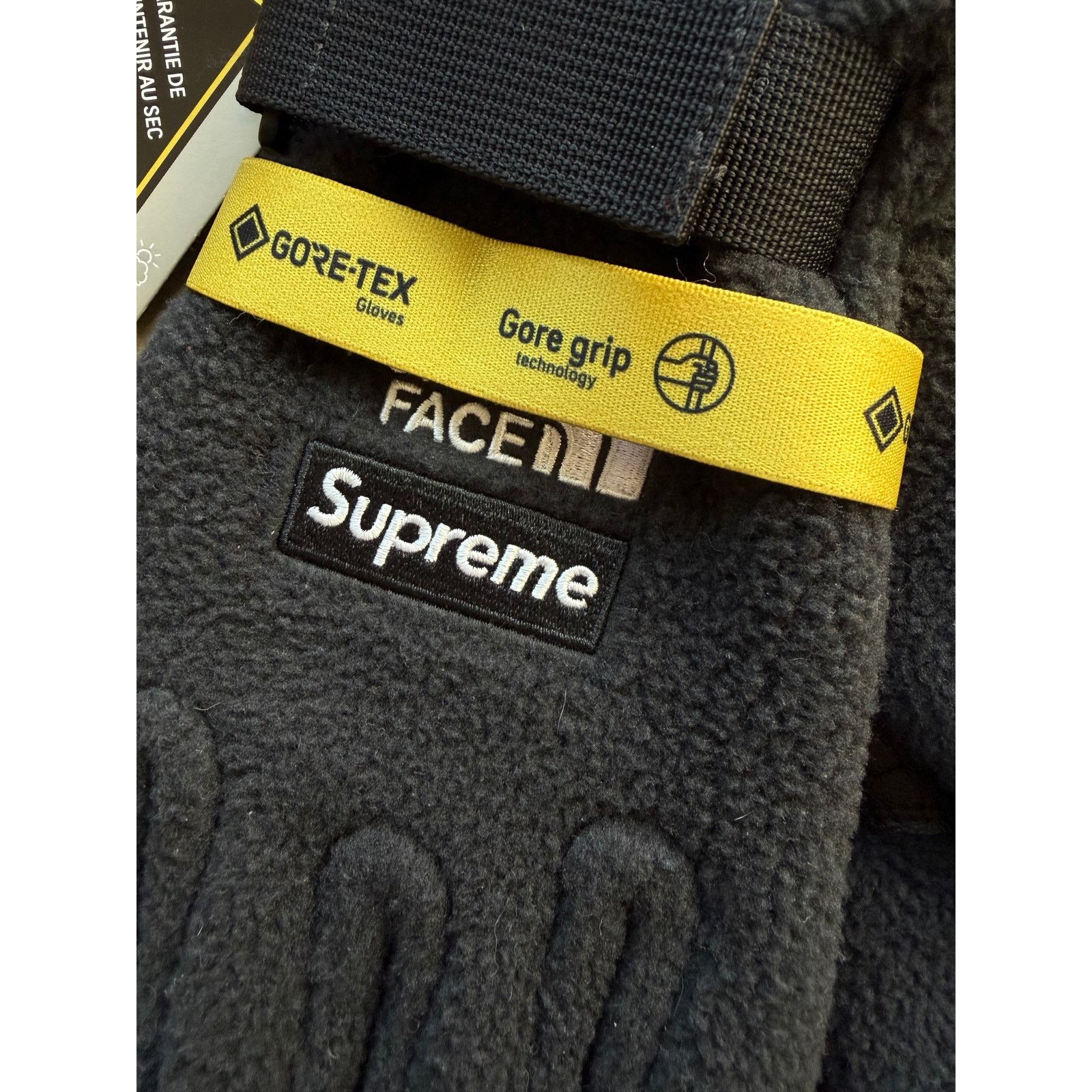 Supreme NWT Supreme x The North Face RTG Fleece Gloves Black Size ONE SIZE - 2 Thumbnail
