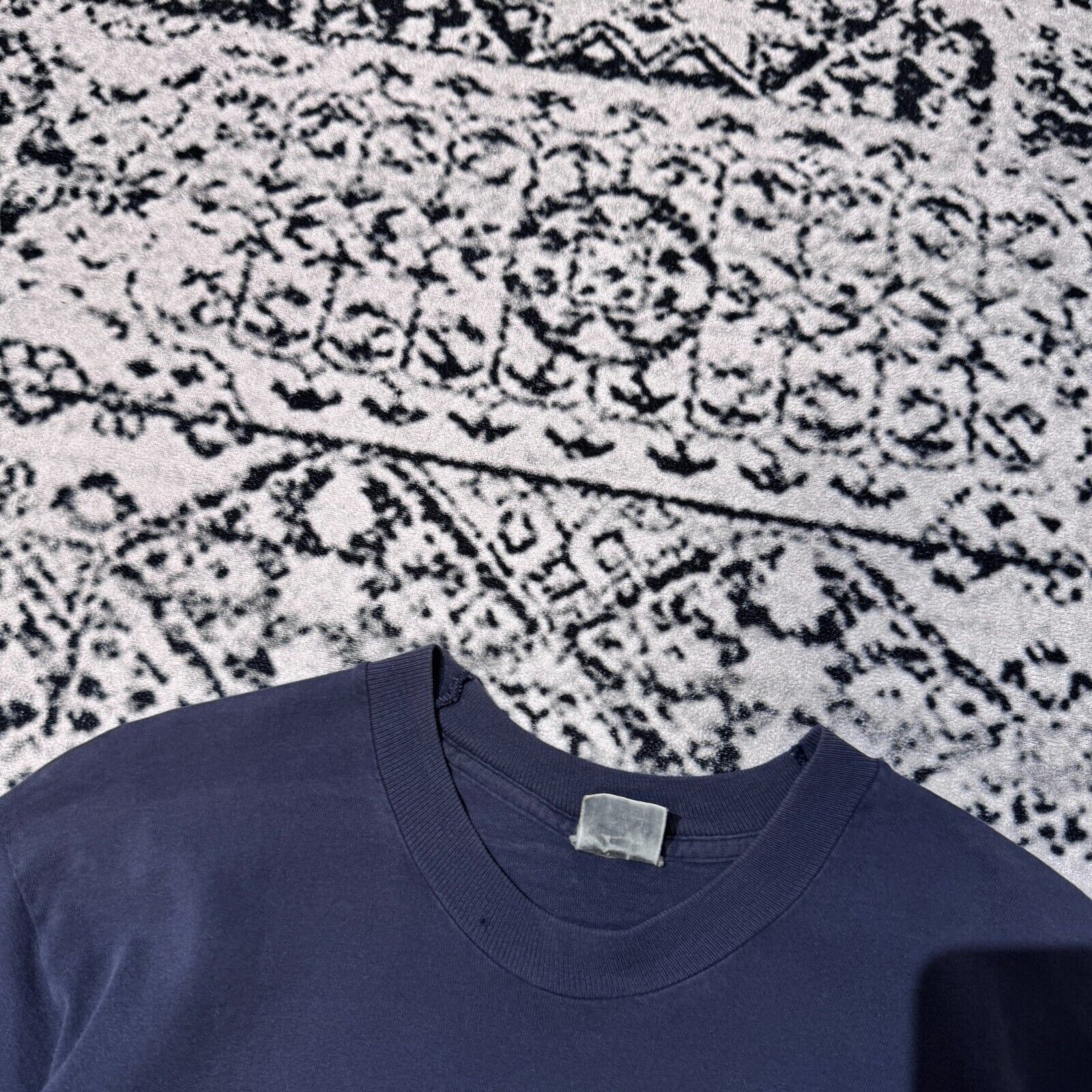 Vintage Vintage Navy Blue Cotton T-Shirt Size L Y2K 90s Spelout Logo Size US L / EU 52-54 / 3 - 5 Thumbnail
