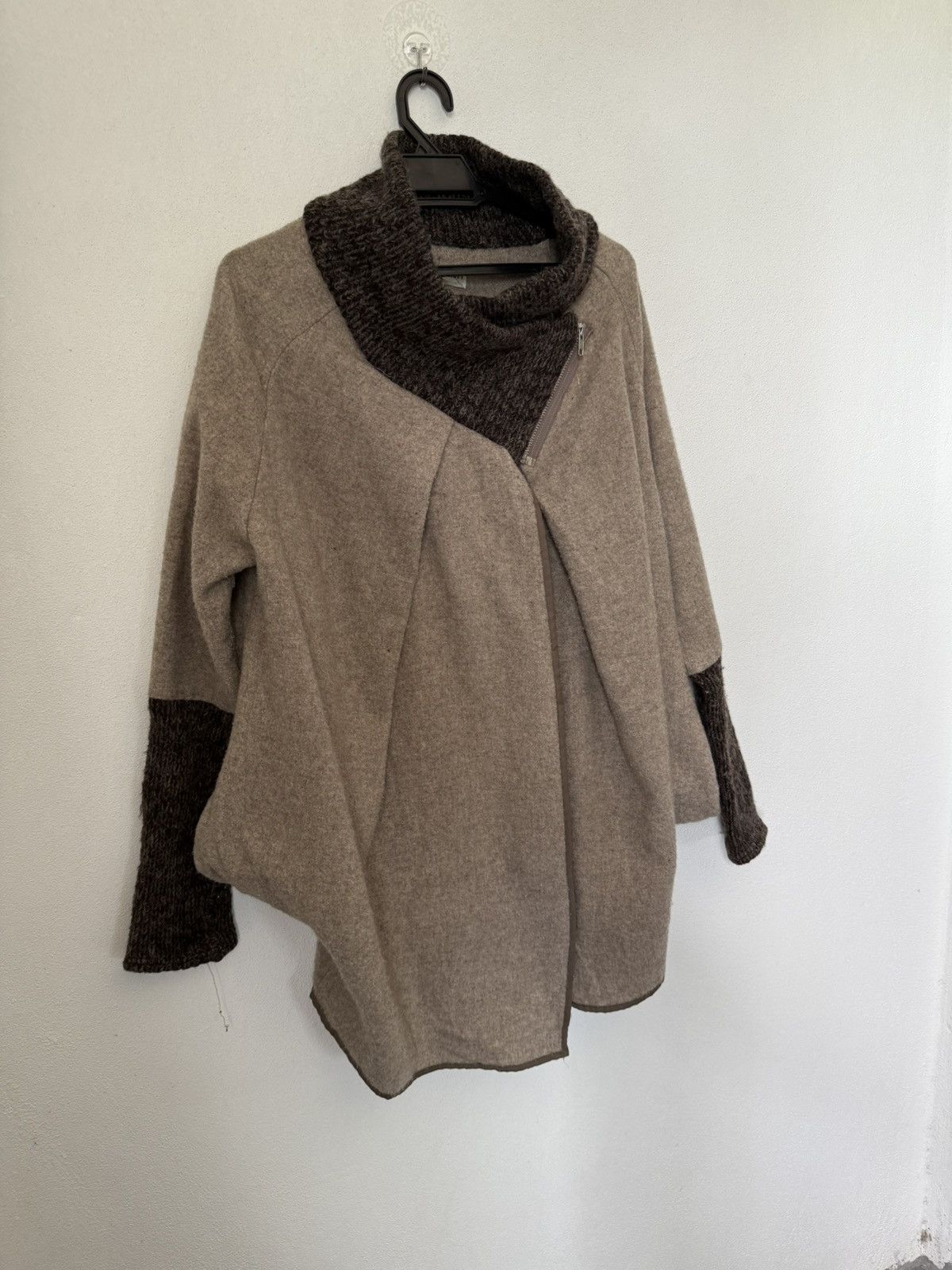 Katharine Hamnett London Katharine Hamnett Asymmetrical Wool Knit Jacket Japan Made Size M / US 6-8 / IT 42-44 - 2 Thumbnail