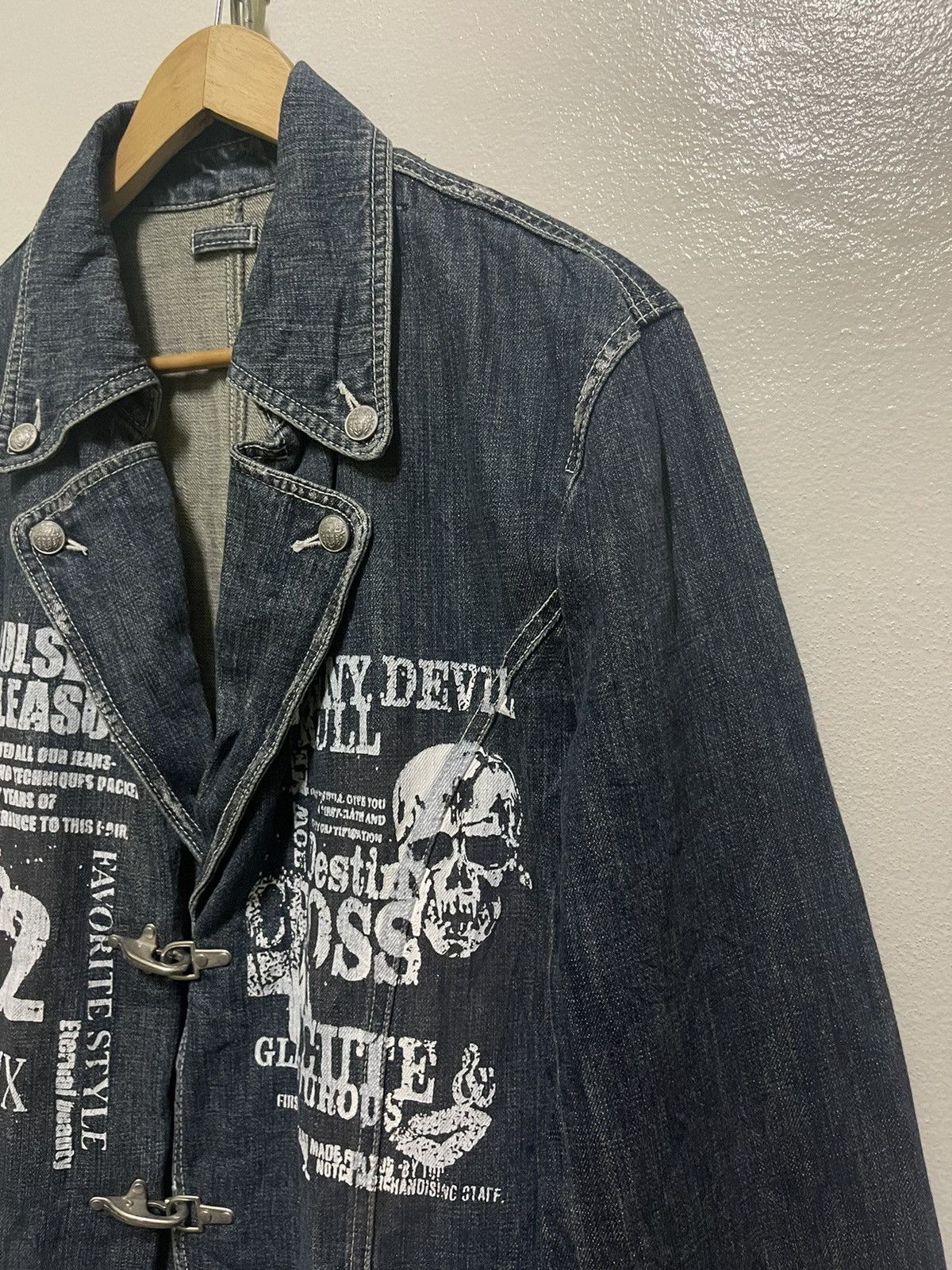 Japanese Brand Funky Devil Skull Printed Denim Jacket Blazer Size US XL / EU 56 / 4 - 5 Thumbnail
