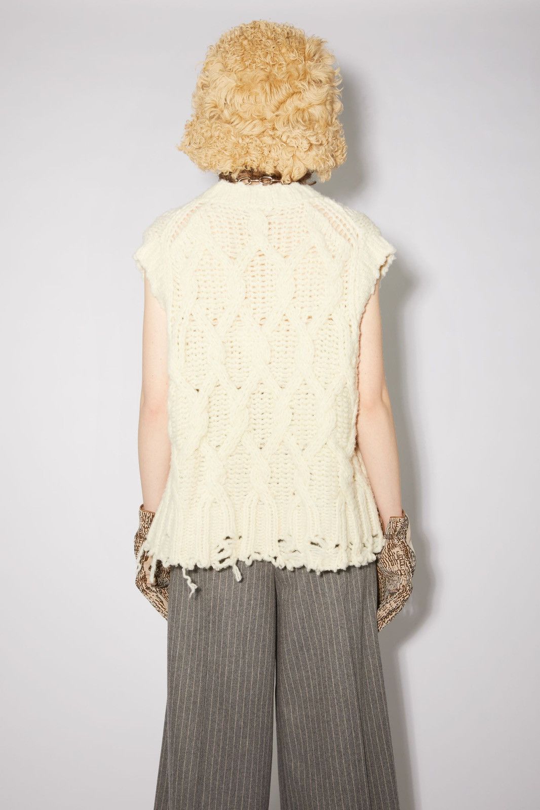 Acne Studios Acne Studios Distressed Raw Edge Yarn Oversized Chunky Vest Size XS / US 0-2 / IT 36-38 - 11 Thumbnail