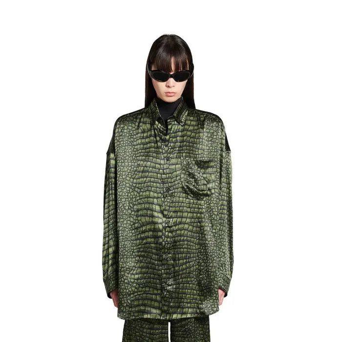 Balenciaga o1bcso1str0426 Cocoon Shirt in Green Size XS / US 0-2 / IT 36-38 - 5 Thumbnail