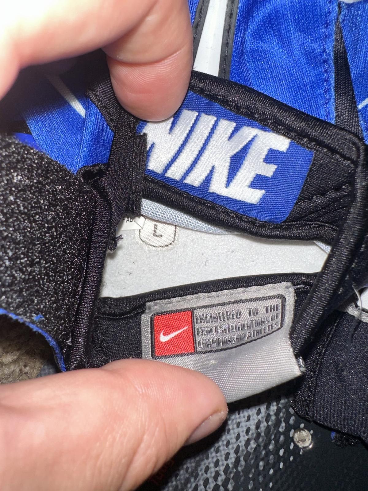 Nike VINTAGE Nike Men’s VaporJet Magnigrip Football Receiver Blue Gloves 2009 Size ONE SIZE - 12 Thumbnail
