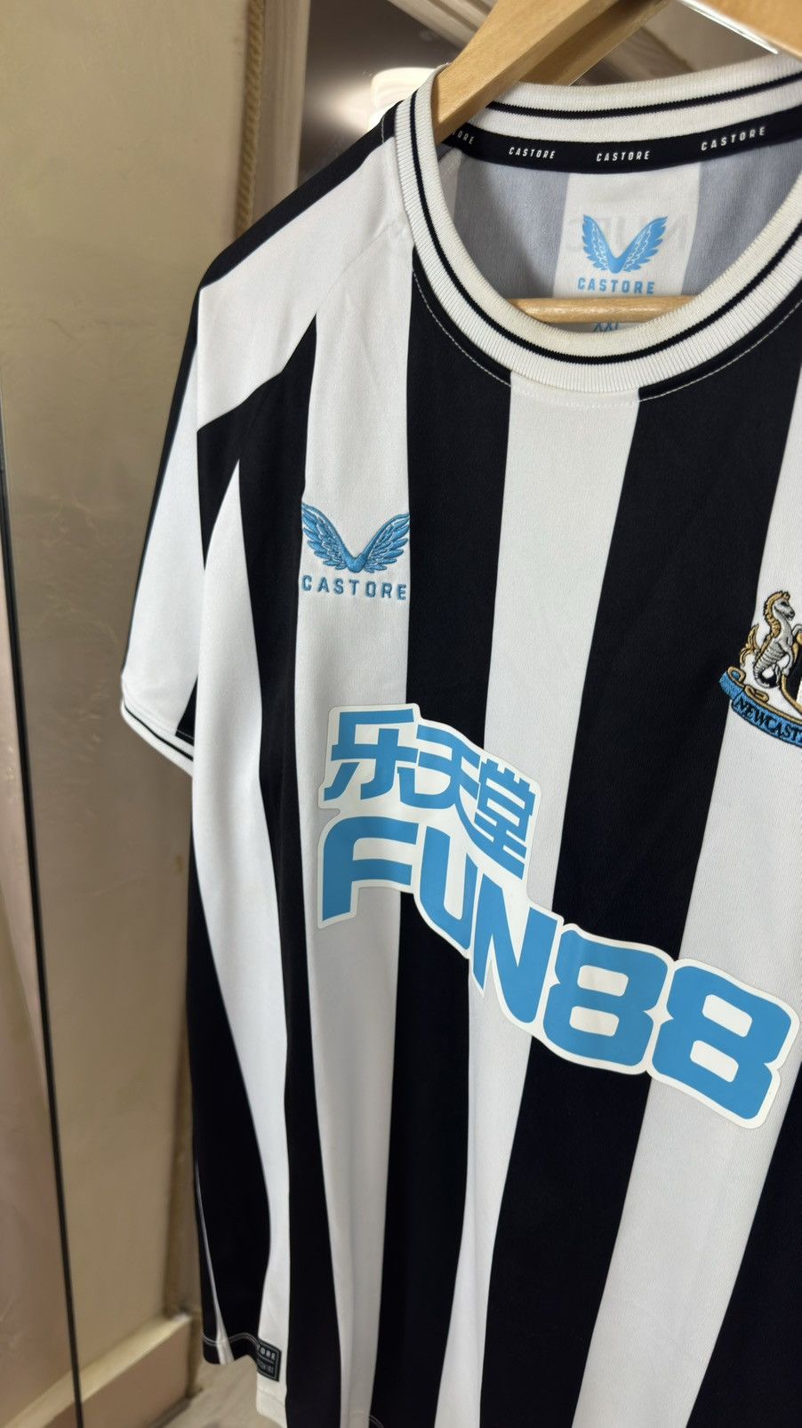 Castore Newcastle Castore Pro Jersey – Tech Fabric & Iconic Stripes Size US XXL / EU 58 / 5 - 6 Thumbnail