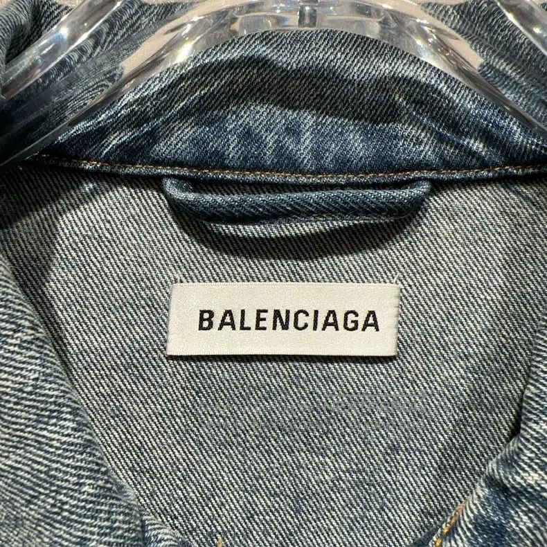 Balenciaga Balenciaga size 36 Graffiti denim jacket Size S / US 4 / IT 40 - 3 Thumbnail
