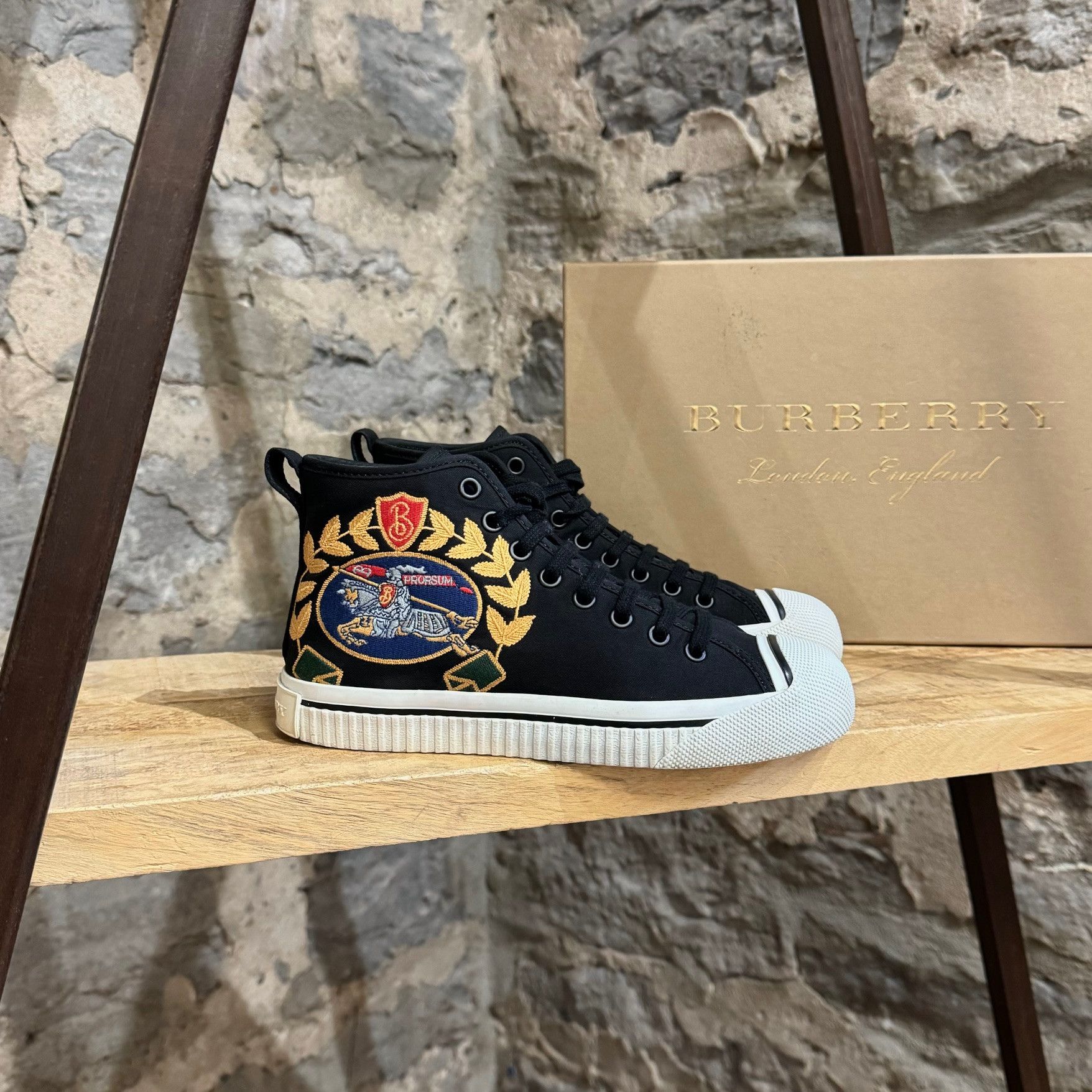 Burberry Burberry Black Canvas Knight Embroidered Kingly Big Sneakers Size US 6 / IT 36 - 1 Thumbnail