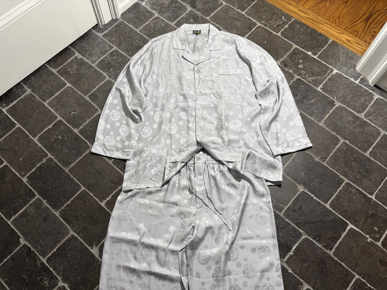Vintage Vintage Silk Pajamas Two Piece Suit Matching Shirt Pants 90s Size US 38 / EU 54 - 19 Thumbnail