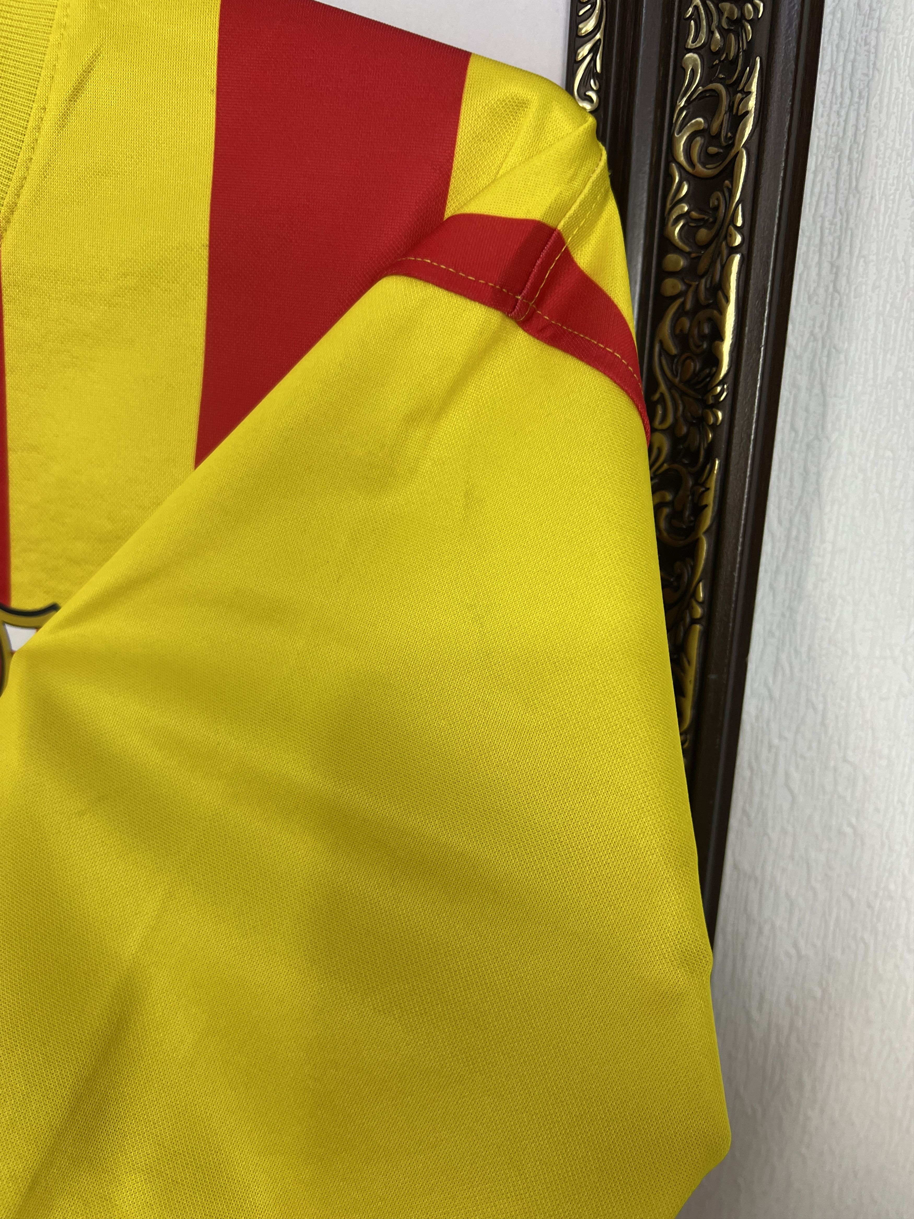 Nike Barcelona Away football shirt 2013 Soccer Nike Jersey Mens Size US L / EU 52-54 / 3 - 6 Thumbnail