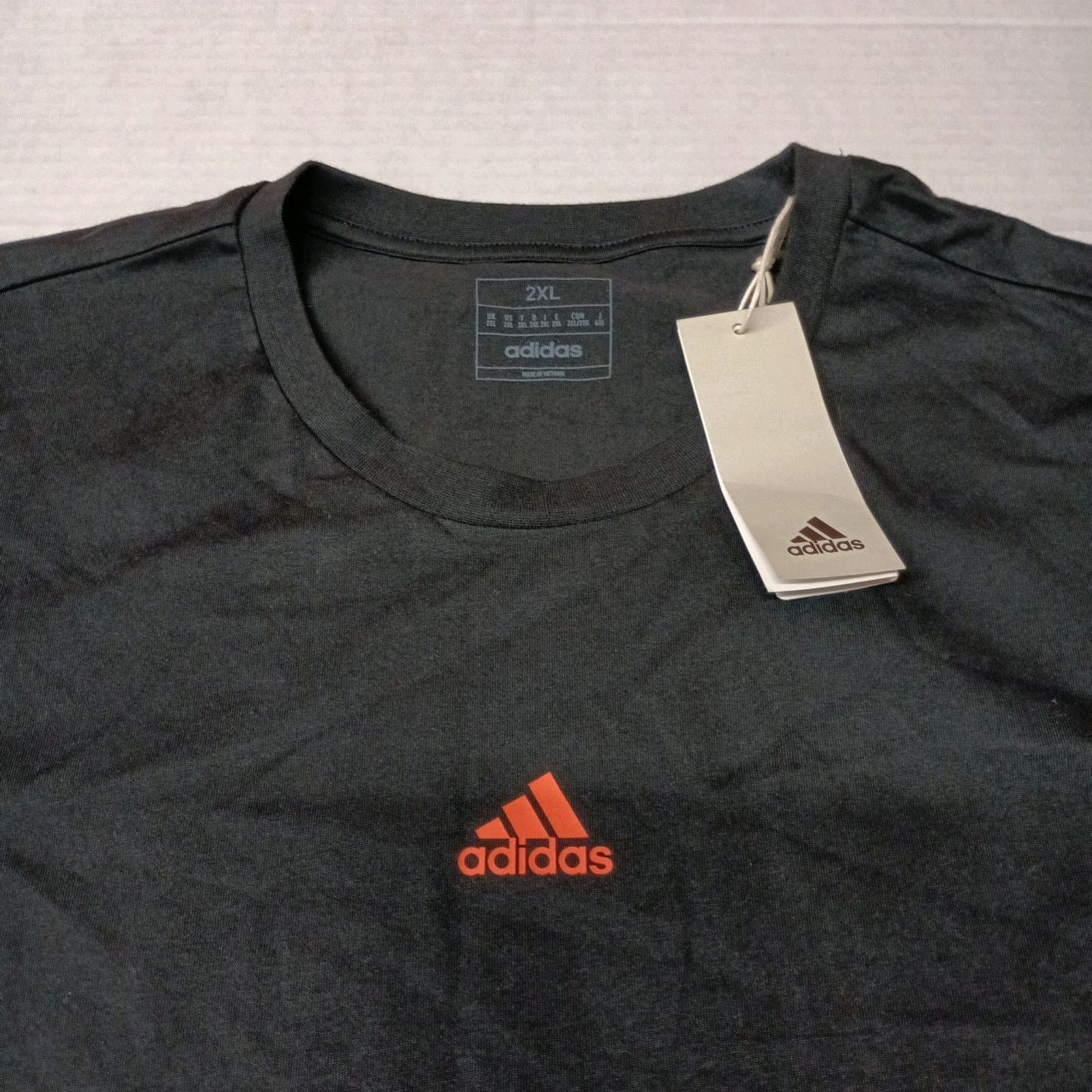 Adidas Adidas Sportswear Graphic T-shirt Mens Size 2XL Black JE8162 Size US XXL / EU 58 / 5 - 2 Thumbnail