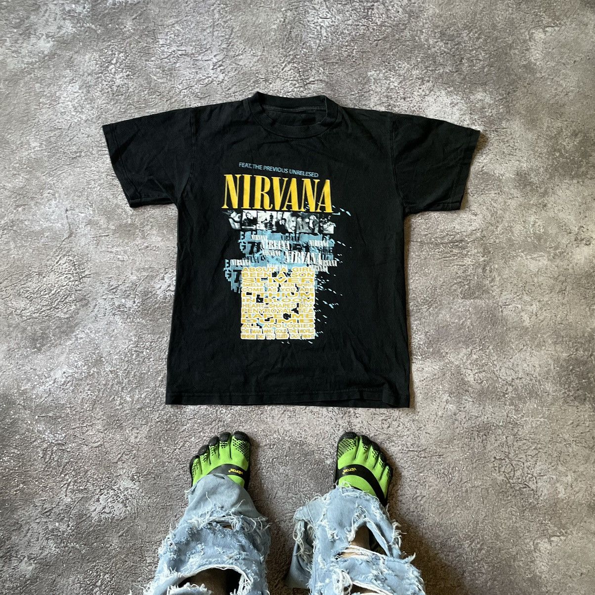 Vintage Vintage 90s Nirvana Graphic Tee Sun Faded Grunge Baggy M Size US M / EU 48-50 / 2 - 1 Thumbnail