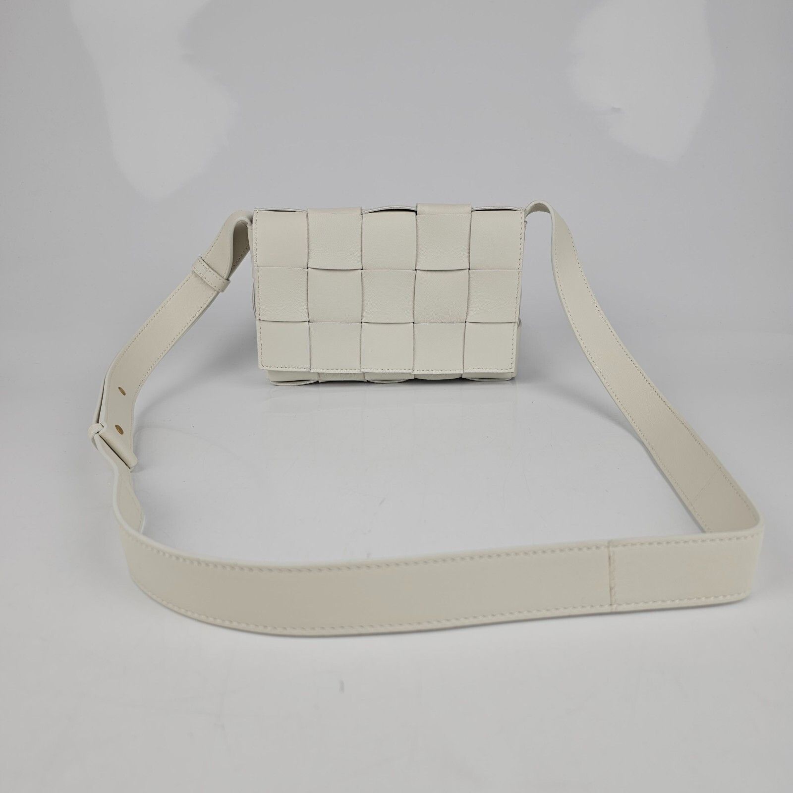 Bottega Veneta Bottega Veneta Small Cassette $2600 White/Gold Leather Shoul Size ONE SIZE - 3 Thumbnail