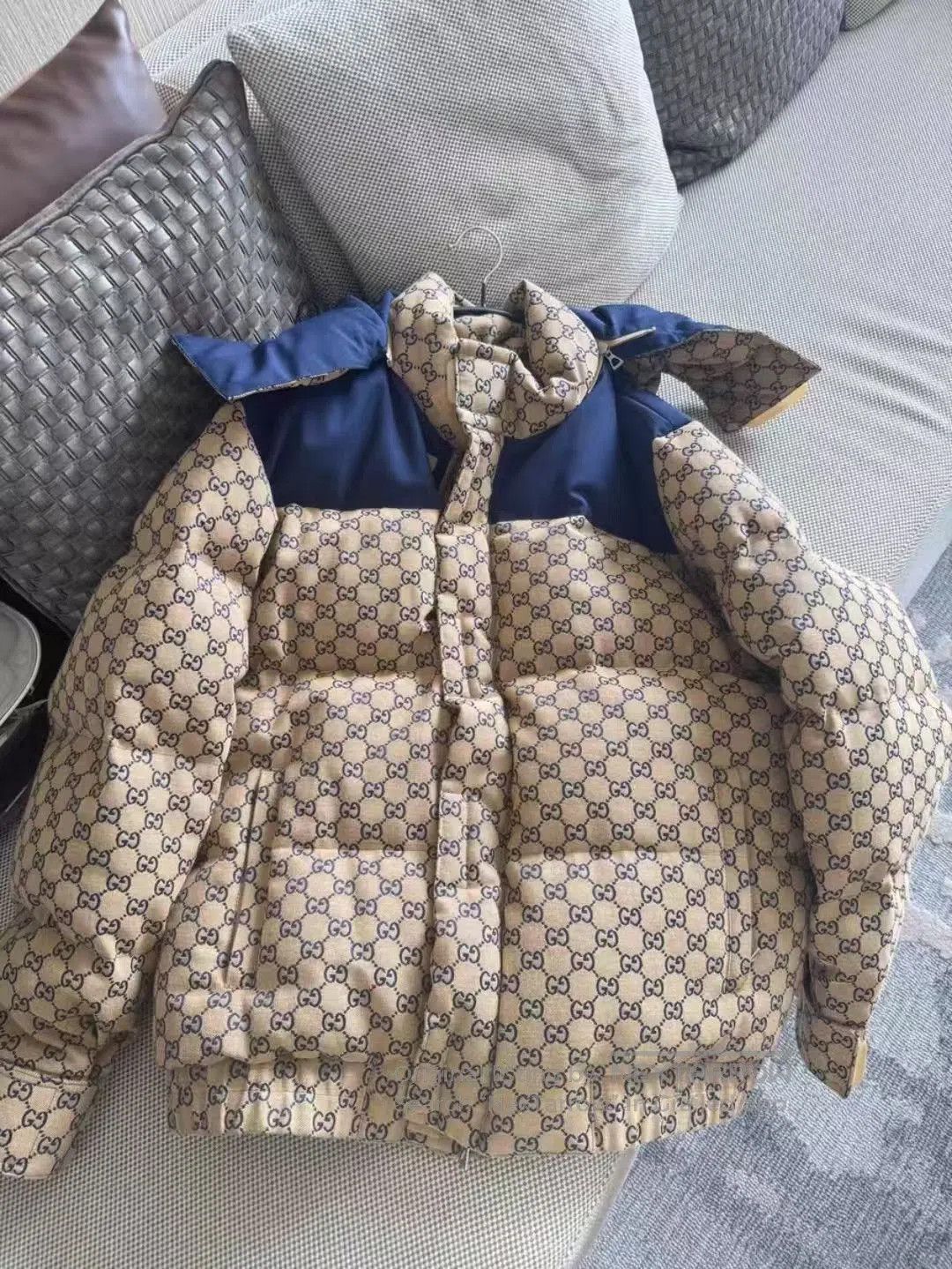 Gucci gucci double g hooded down jacket. Size US M / EU 48-50 / 2 - 1 Thumbnail