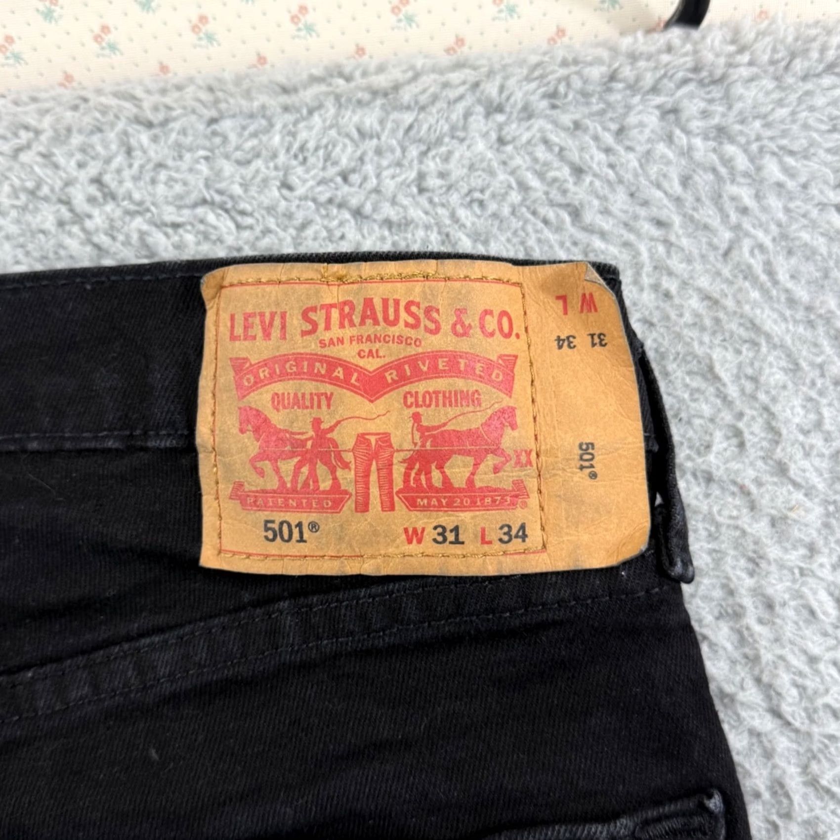Levi's Levi's 501 Jeans Mens 31x34 Black Straight Fit Button Fly Denim Outdoor Cowboy Size US 31 - 7 Thumbnail