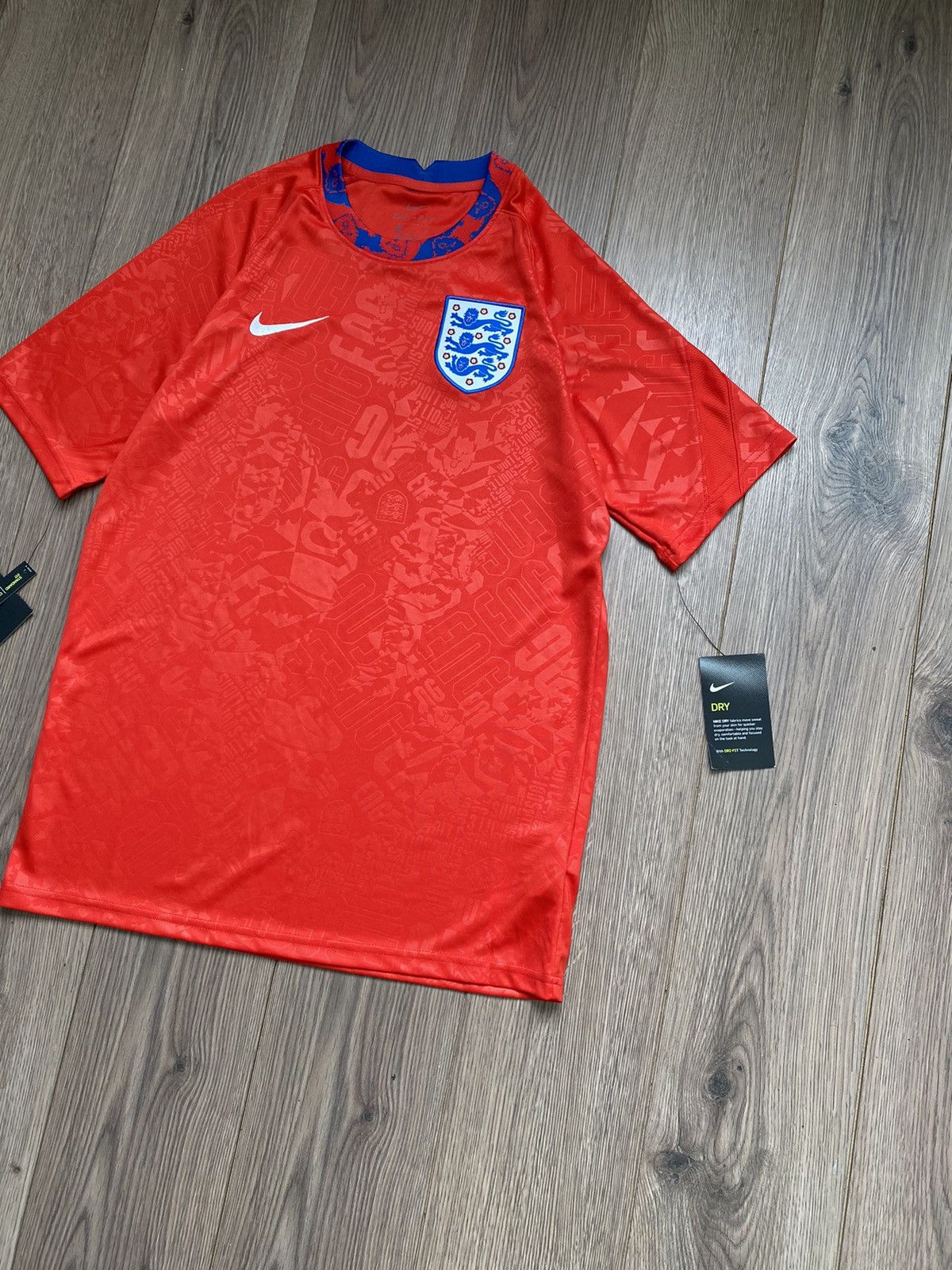 Nike Nike England 2020/21 Training Football Jersey Red Size M Size US M / EU 48-50 / 2 - 3 Thumbnail