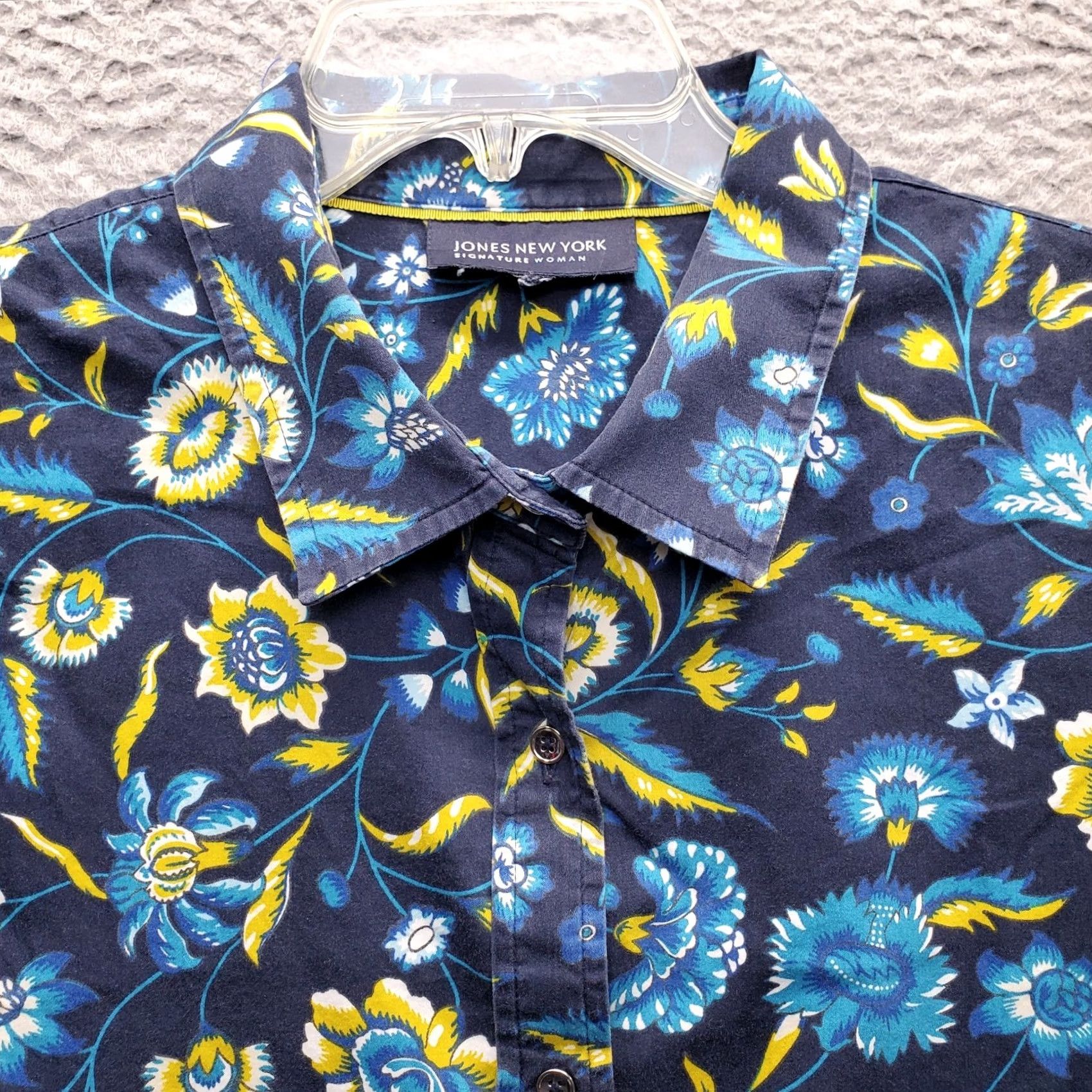 Jones New York Jones New York Casual Shirt Womens 1X Multi Floral Long Sleeve Collared Button Up Womens 1X Multicolor Floral Button-Up Shirt (Casual) Size XL / US 12-14 / IT 48-50 - 7 Thumbnail