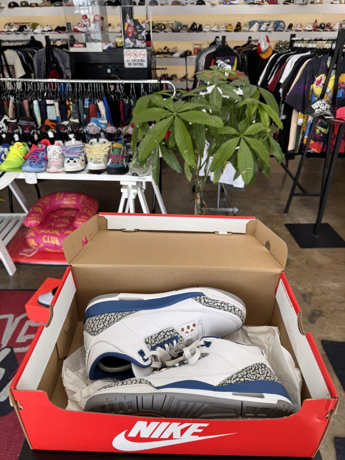 Jordan Brand Air Jordan 3 Wizards Size 8 (2023) Size US 8 / EU 41 - 10 Thumbnail