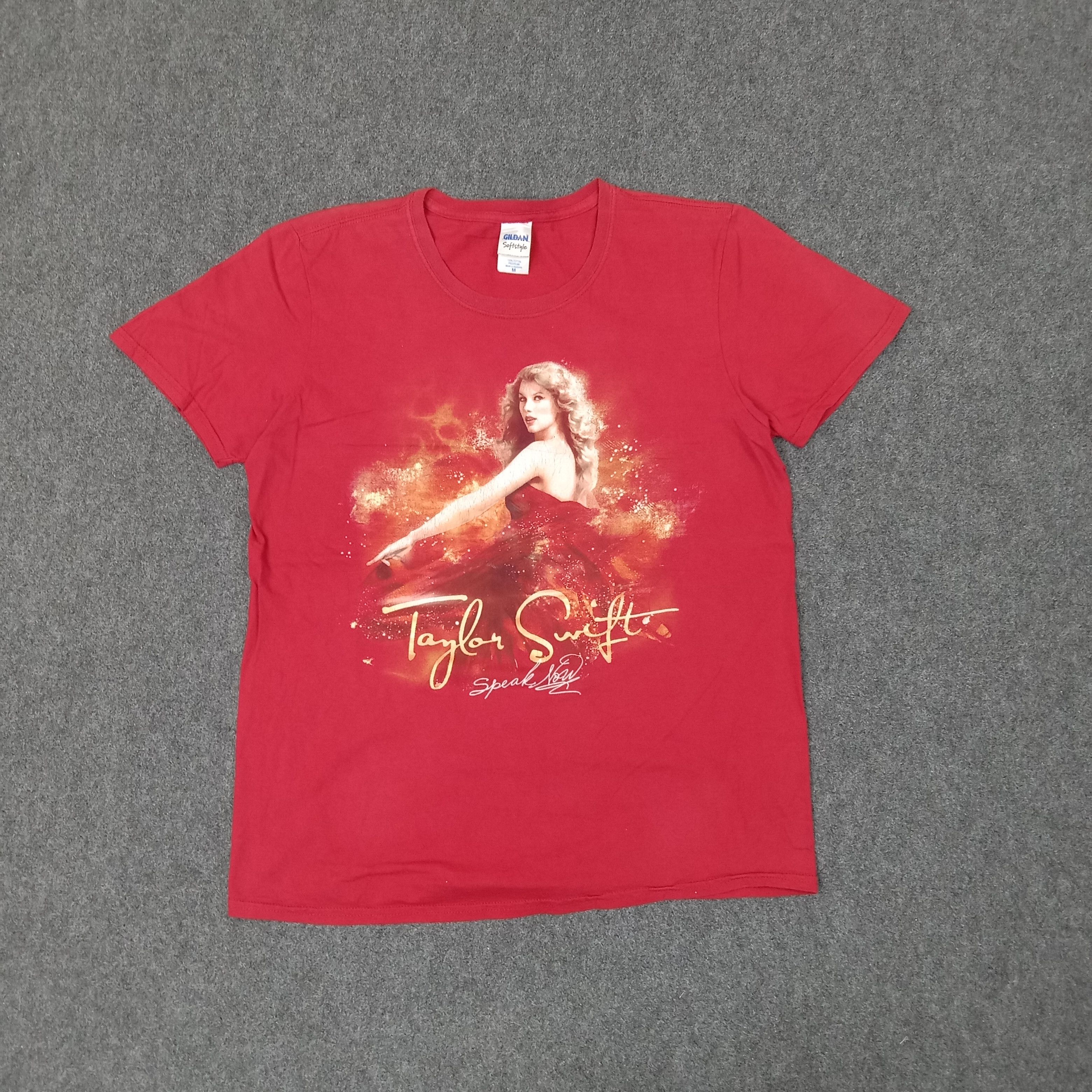 Band Tees Taylor Swift American Singer Songwriter Tour Tees C249N37 Size US M / EU 48-50 / 2 - 1 Thumbnail