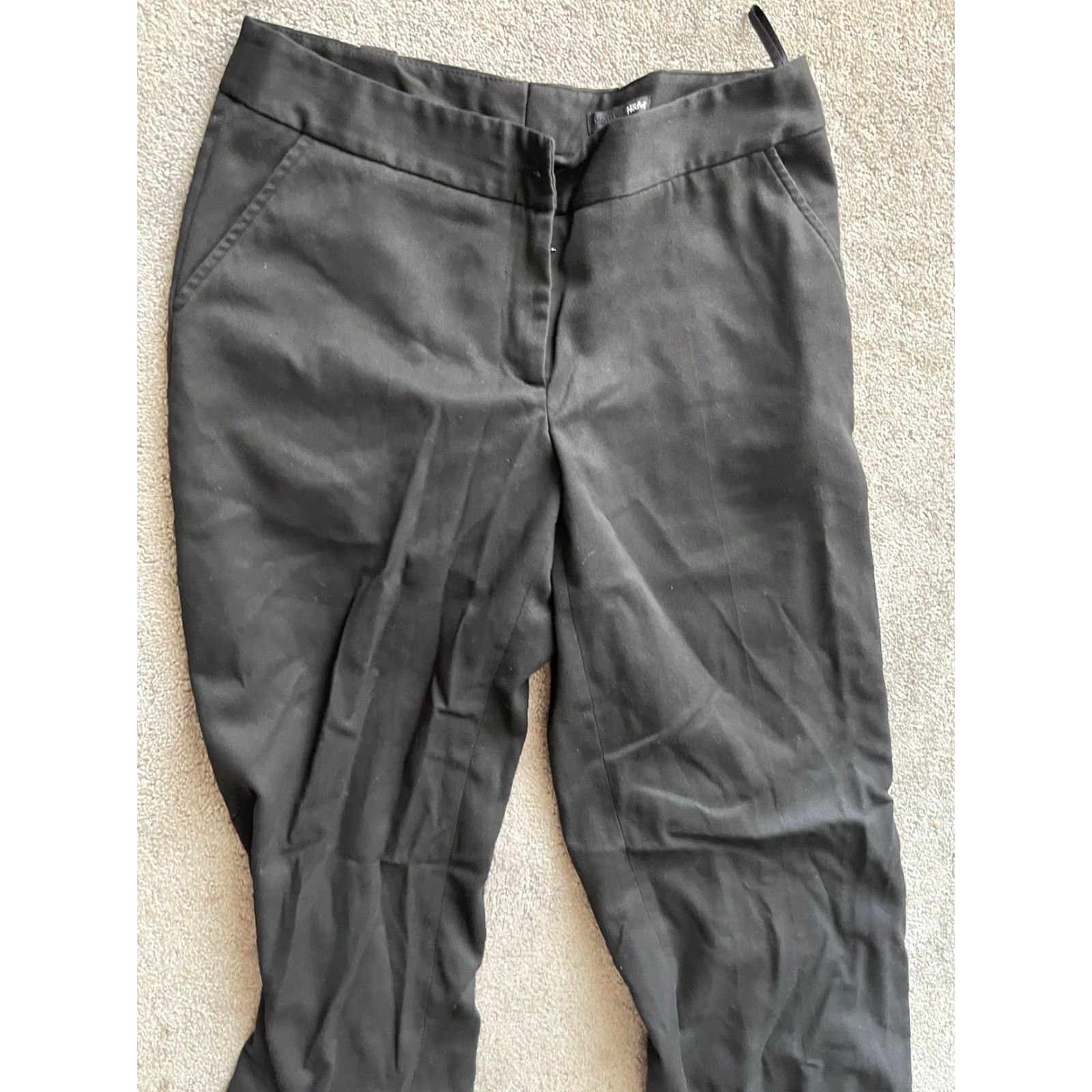 H&M H&M Women's capri size 8 Black Solid Office Dress Pants Cropped Capri Pants Straight Leg Womens Office Capris Black 8 Size Regular Size 30" / US 8 / IT 44 - 2 Thumbnail