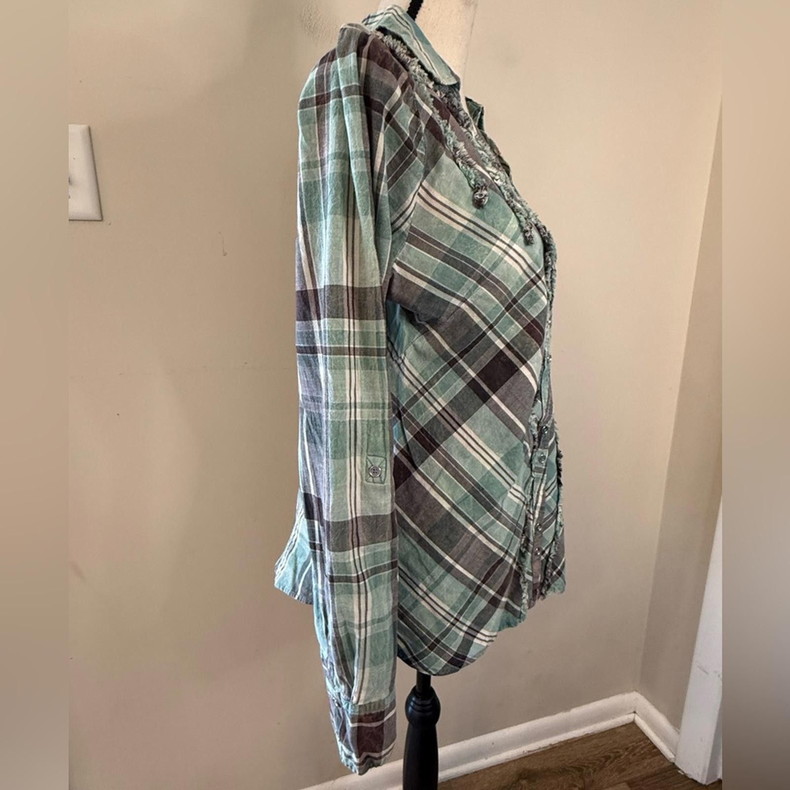Other Overdrive western V neck ruffled button up shirt SZ LG Size L / US 10 / IT 46 - 3 Thumbnail