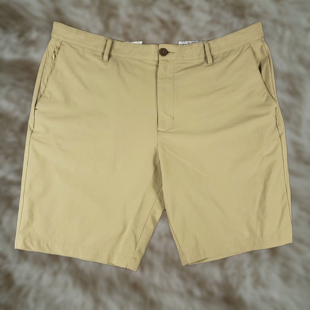 Tommy Bahama VINTAGE Tommy Bahama Men's Shorts Size 40 Casual Chino Flat Front Nylon Cotton Blend Gray Size US 40 / EU 56 - 1 Thumbnail