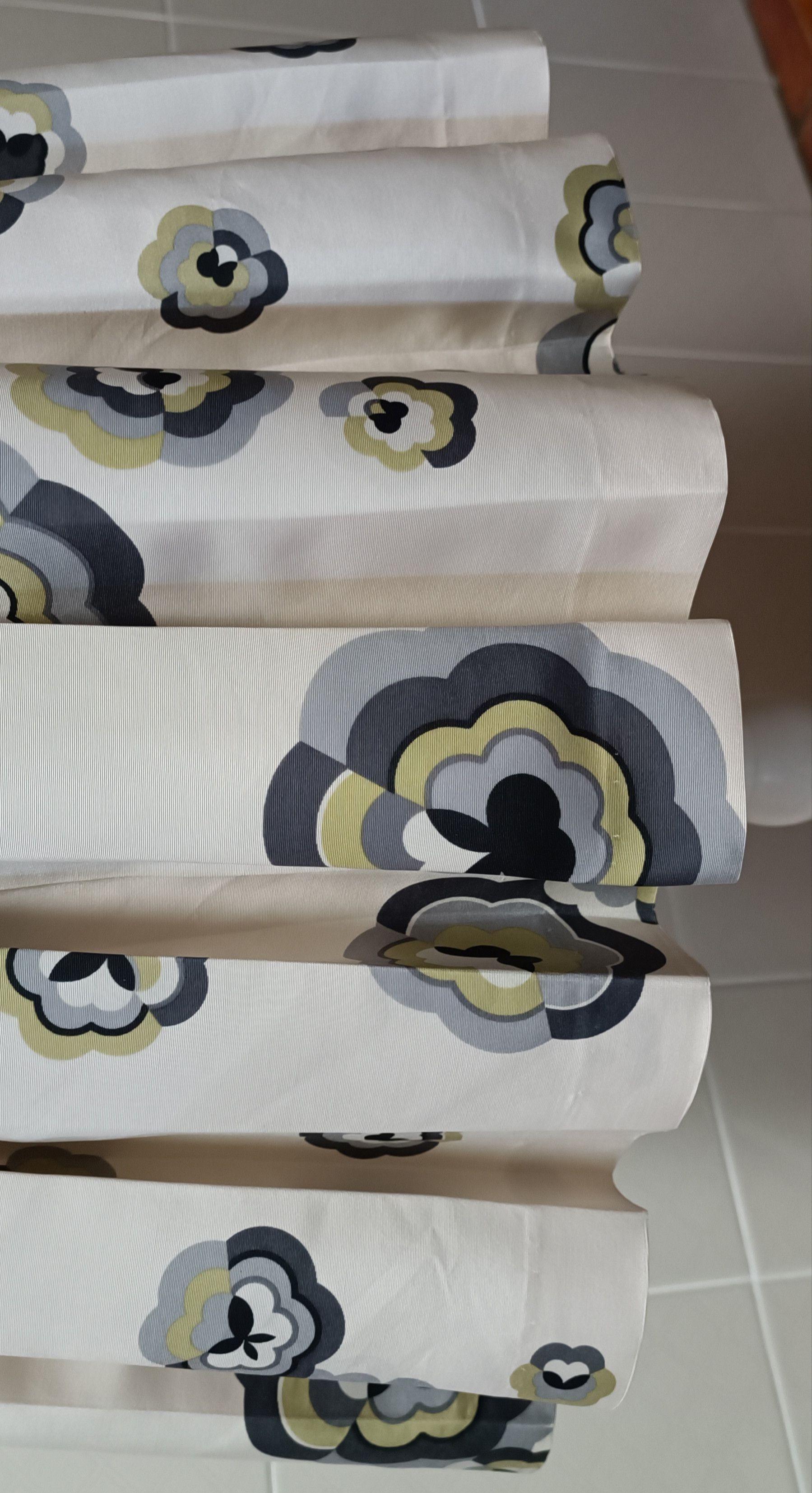 Miu Miu SS 2006 Flowers print beige midi skirt Size 28" / US 6 / IT 42 - 8 Thumbnail