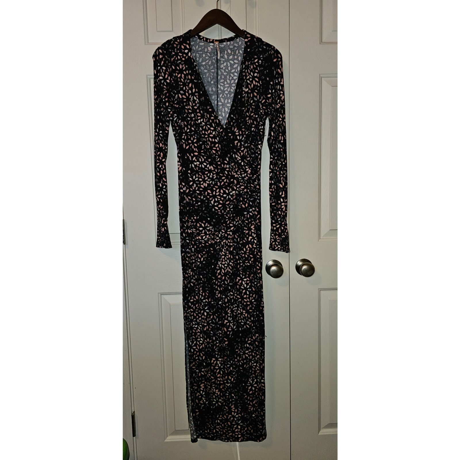 Free People New Free People Shayla Wrap Midi Dress $128 MEDIUM Black Size M / US 6-8 / IT 42-44 - 4 Thumbnail