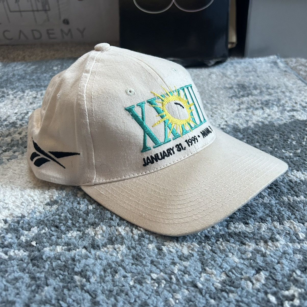 Reebok 1999 just for feet SUPER BOWL XXXiii MiAMi FLOCKED SNAPBACK Size ONE SIZE - 1 Thumbnail