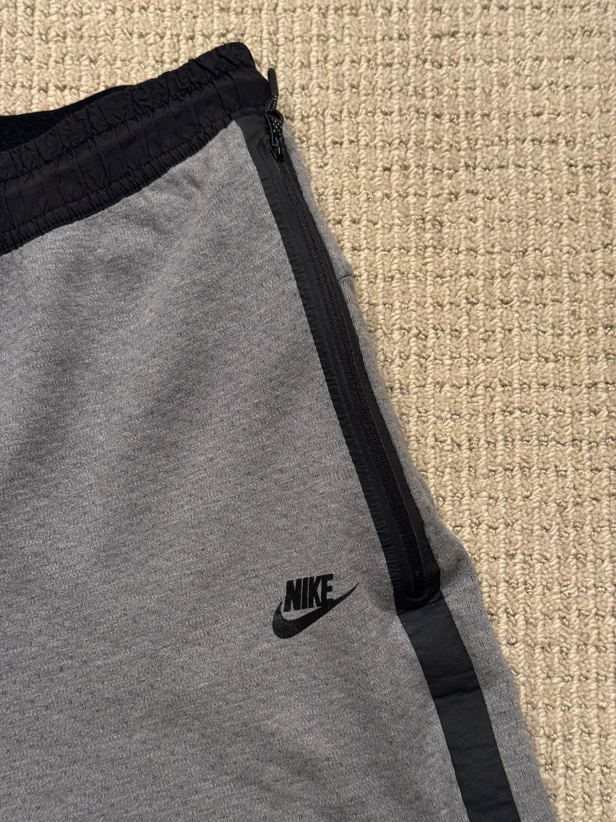 Nike Nike Shorts with Zipper Pockets Size US 32 / EU 48 - 3 Thumbnail