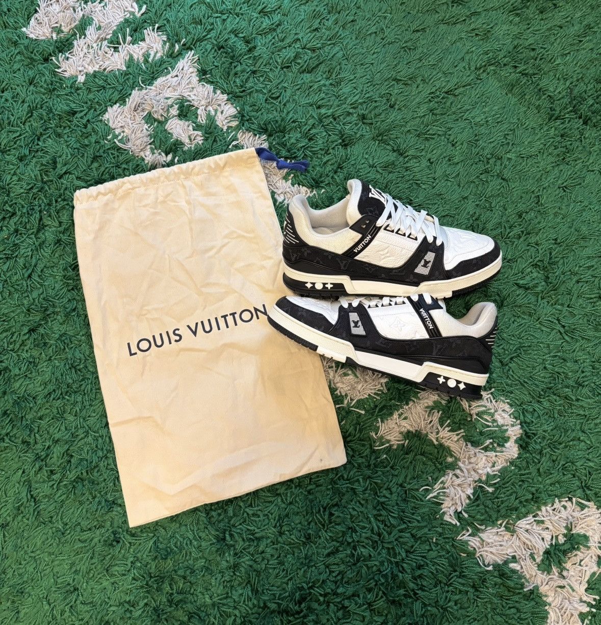 Louis Vuitton Louis Vuitton Trainer White/Black Denim Size US 10.5 / EU 43-44 - 2 Thumbnail