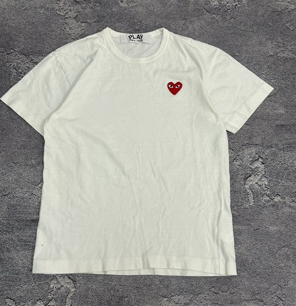 Comme des Garcons PLAY Comme Des Garcons Play Heat Logo White T-Shirt M Size Size US M / EU 48-50 / 2 - 1 Thumbnail