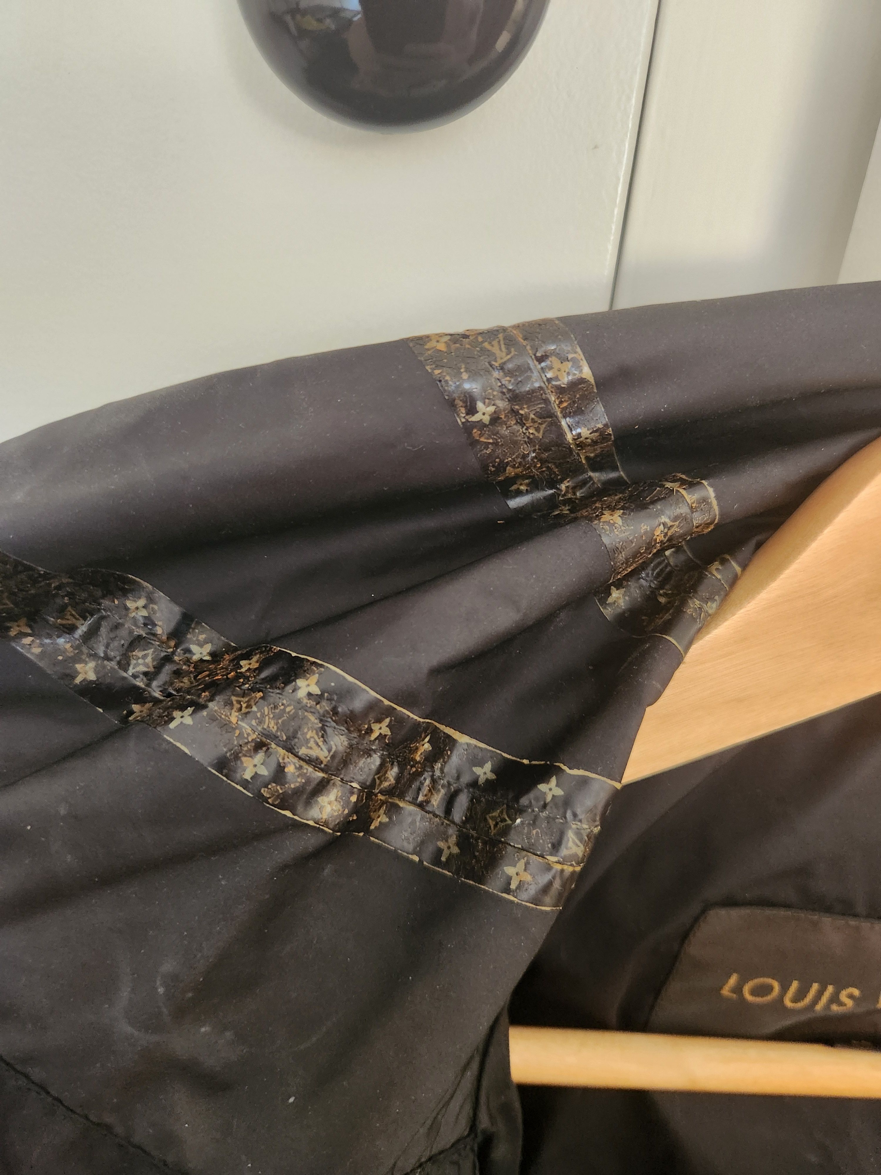 Louis Vuitton LV Black spray light weight vintage jacket monogram Size US S / EU 44-46 / 1 - 14 Thumbnail