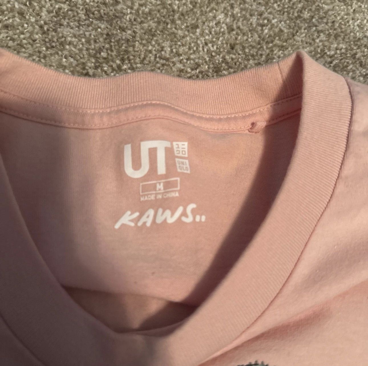 Kaws × Uniqlo Kaws Tee Size US M / EU 48-50 / 2 - 2 Thumbnail