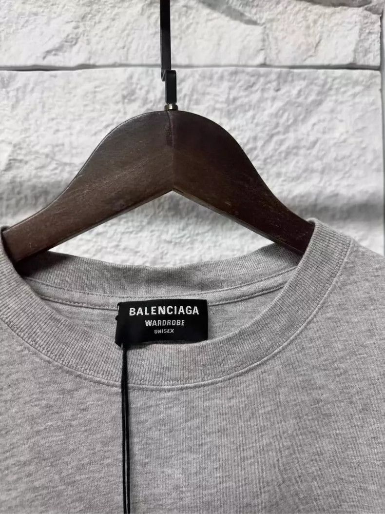 Balenciaga Balenciaga Grey logo short sleeves at front and back Size US S / EU 44-46 / 1 - 3 Thumbnail