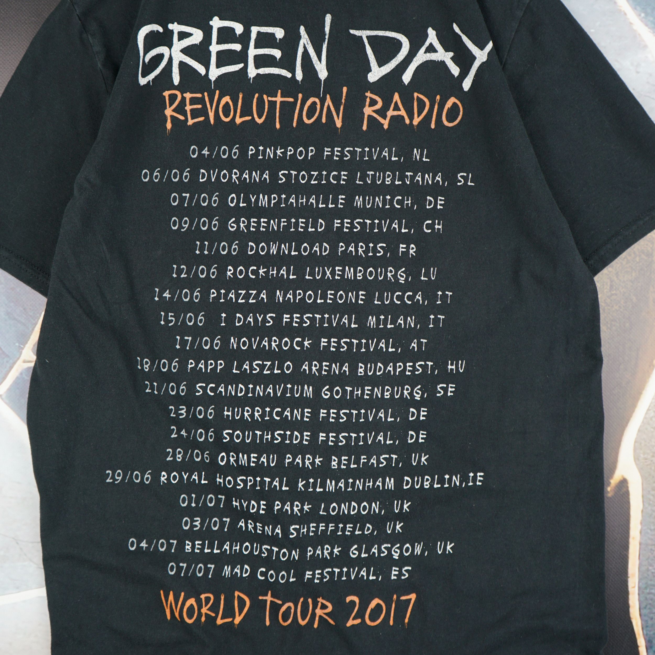 Band Tees × Vintage Vintage 2017 Green Day Tour T-Shirt Size US S / EU 44-46 / 1 - 5 Thumbnail