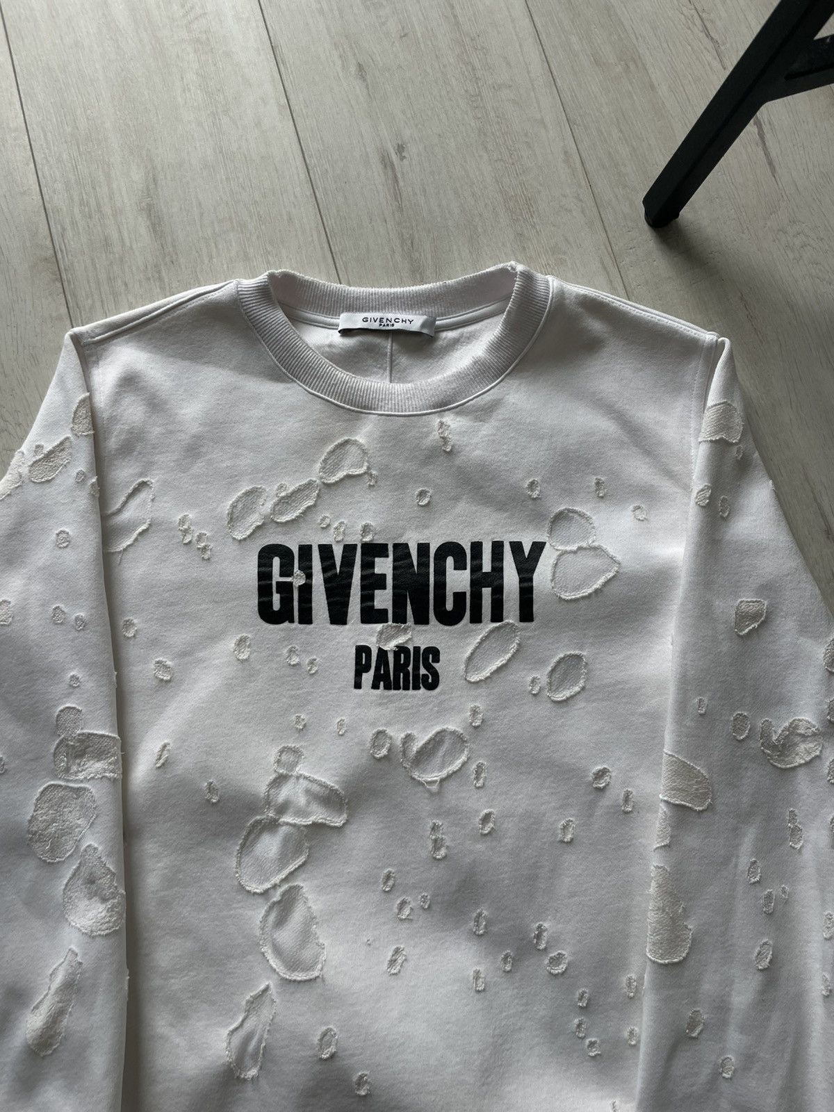 Givenchy Givenchy Paris Destroyed White Sweatshirt Size US S / EU 44-46 / 1 - 4 Thumbnail