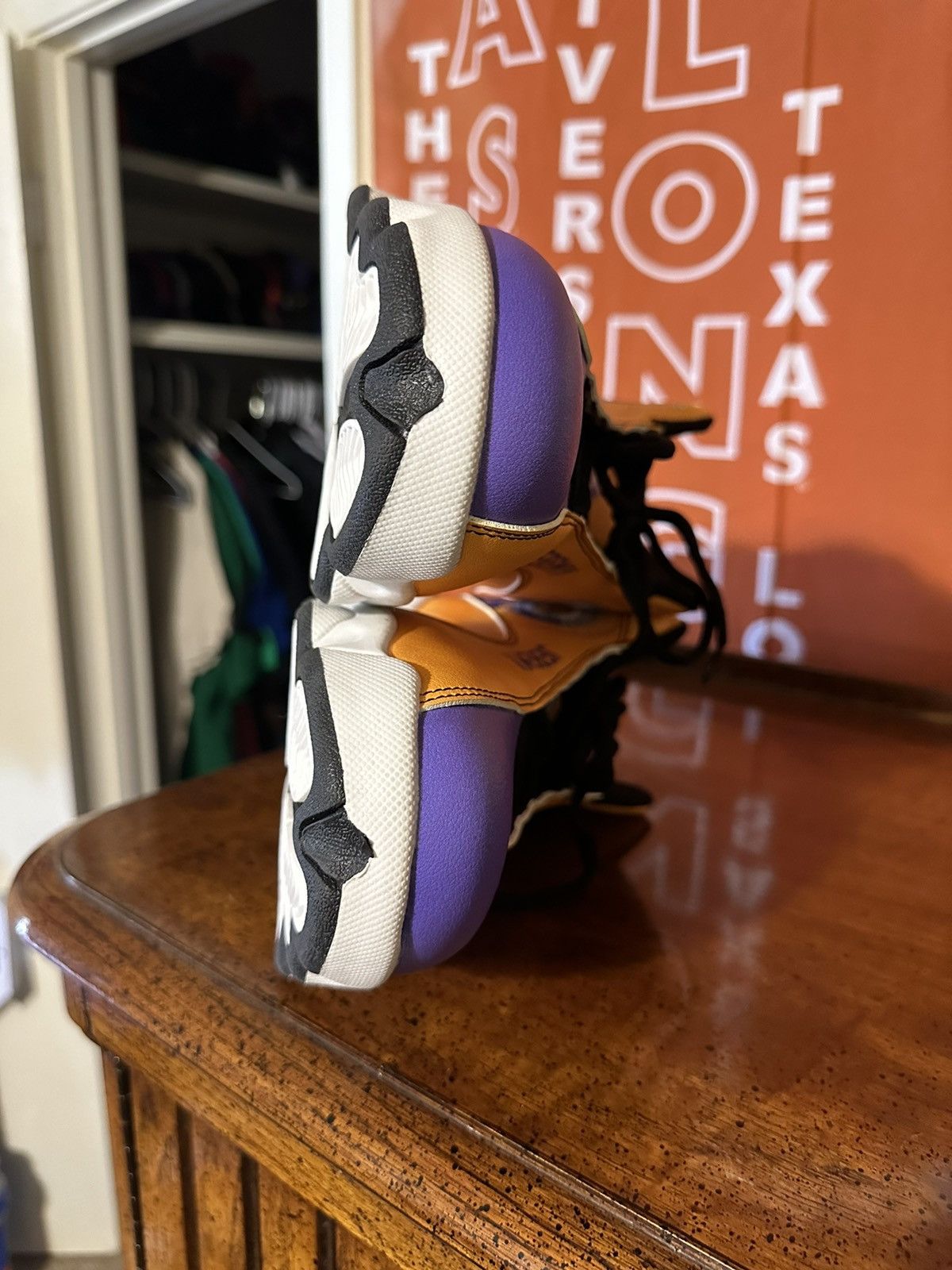 NBA × Vintage Vintage NBA Los Angeles Lakers sneakers 00s size 13 Size US 13 / EU 46 - 8 Thumbnail