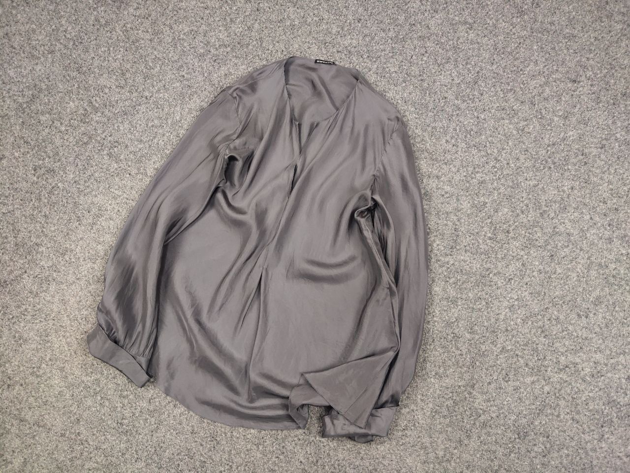 Designer Susanne Bommer Design Boxy Silk Silver gray blouse Size M / US 6-8 / IT 42-44 - 3 Thumbnail